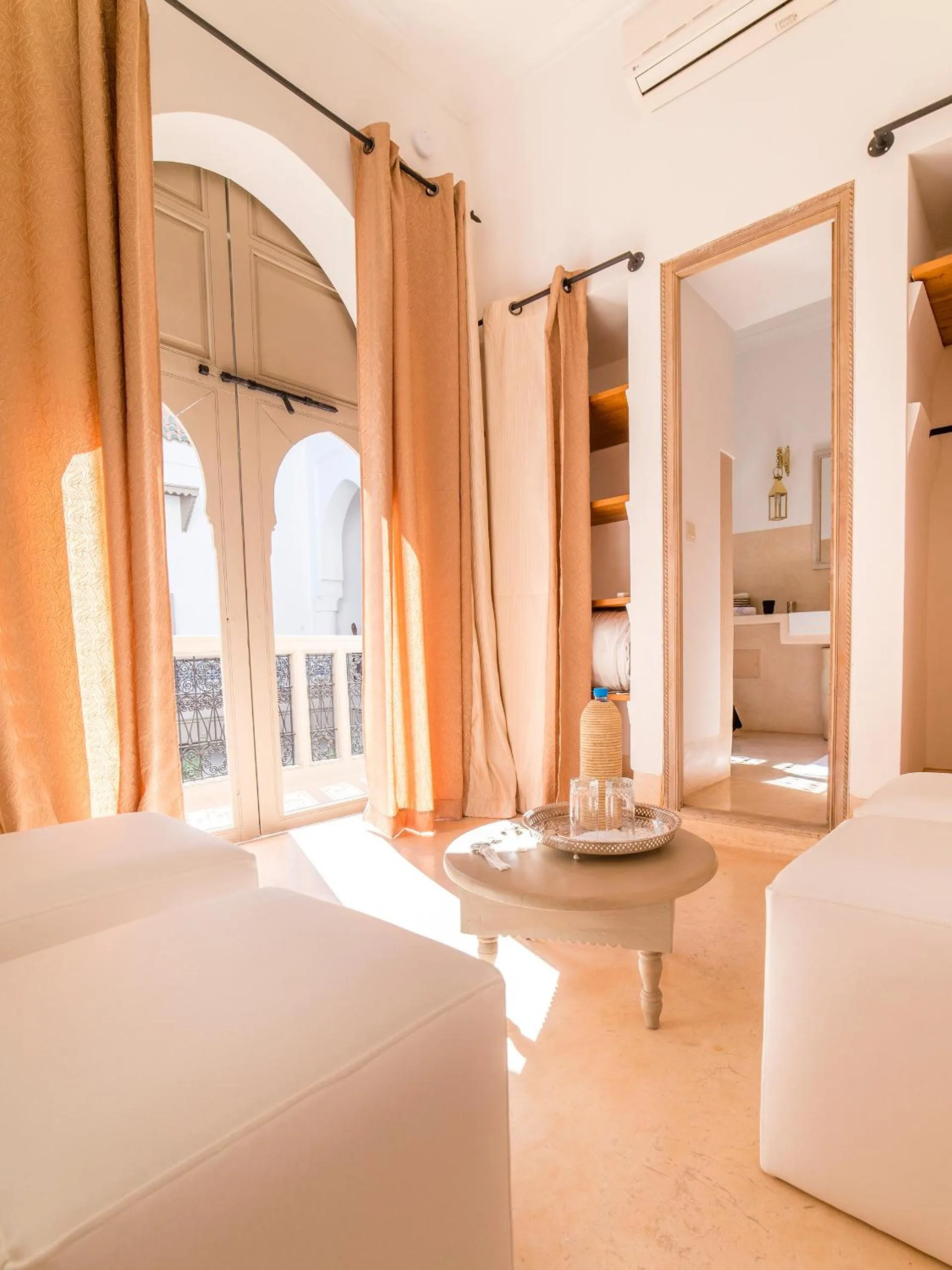 Bathroom, Bed in Riad See Moon And Spa