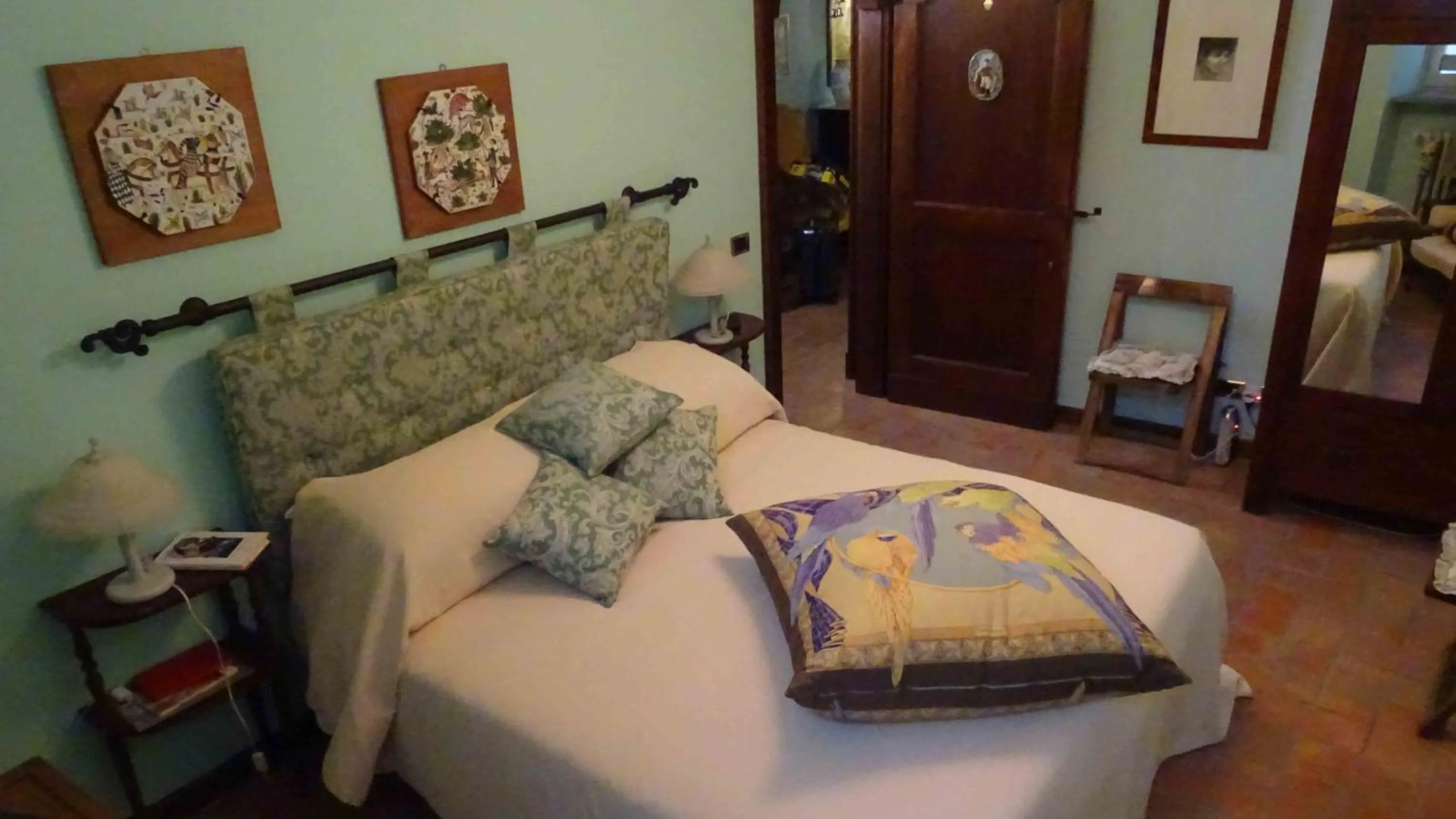 Photo of the whole room, Bed in Vescovado 7