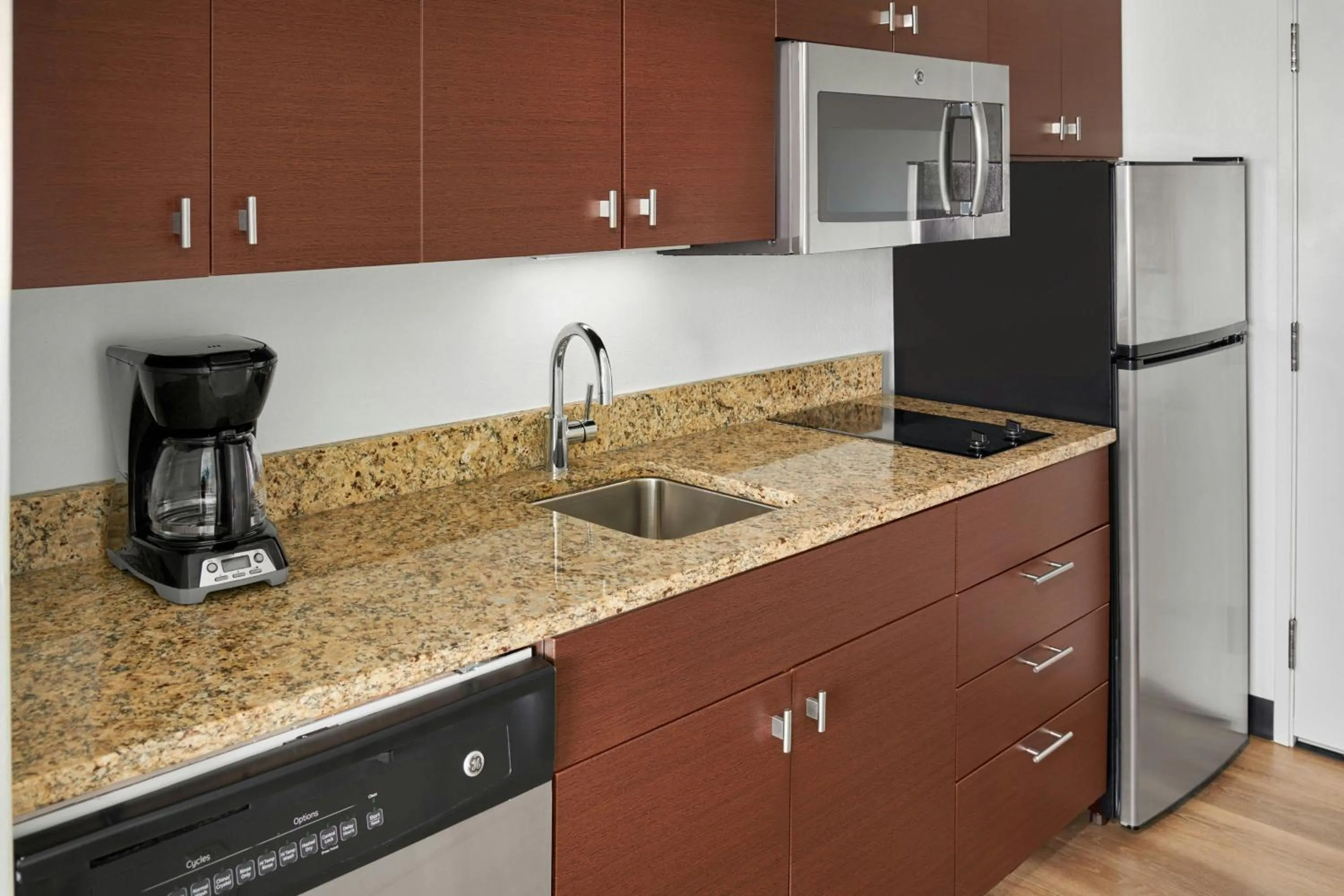 Kitchen or kitchenette in TownePlace Suites by Marriott Detroit Troy