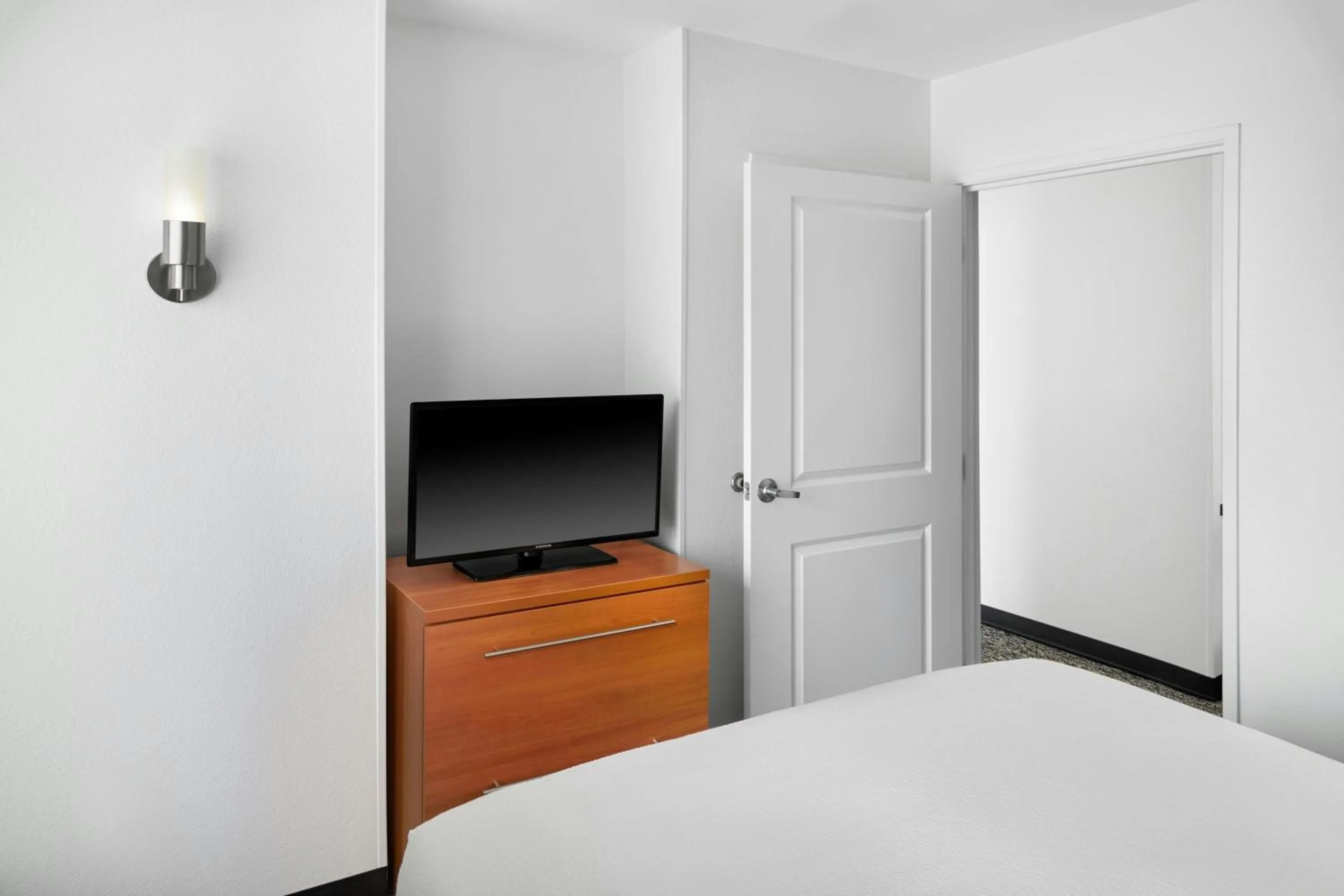 Bedroom, Bed in TownePlace Suites by Marriott Detroit Troy