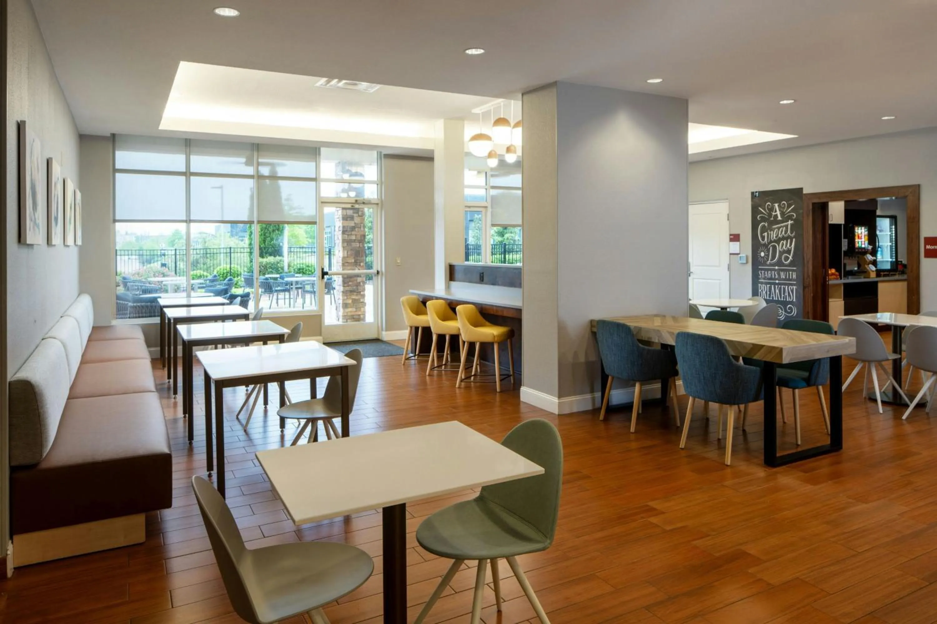 Breakfast in TownePlace Suites by Marriott Huntsville West/Redstone Gateway