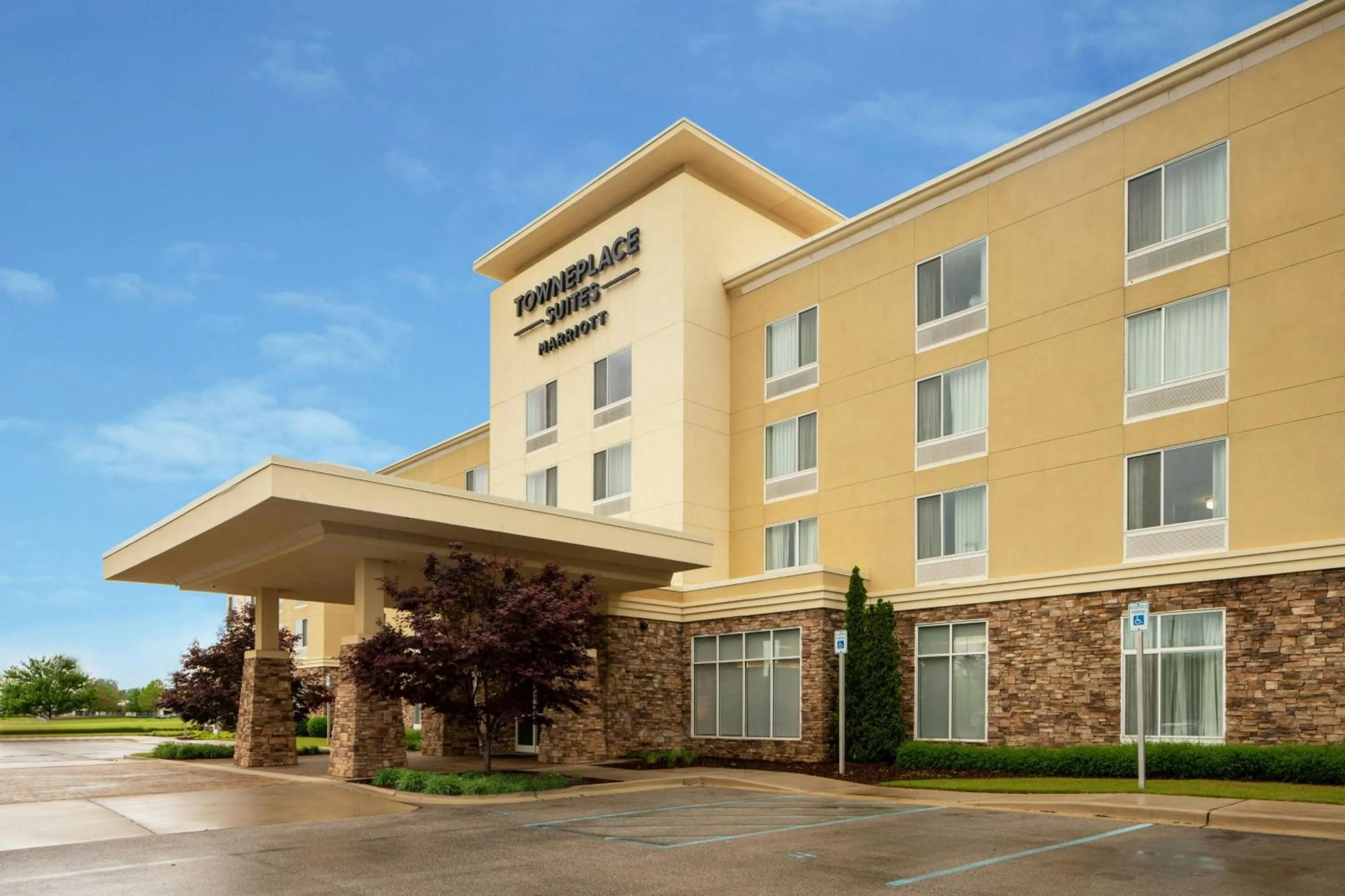 Property building in TownePlace Suites by Marriott Huntsville West/Redstone Gateway