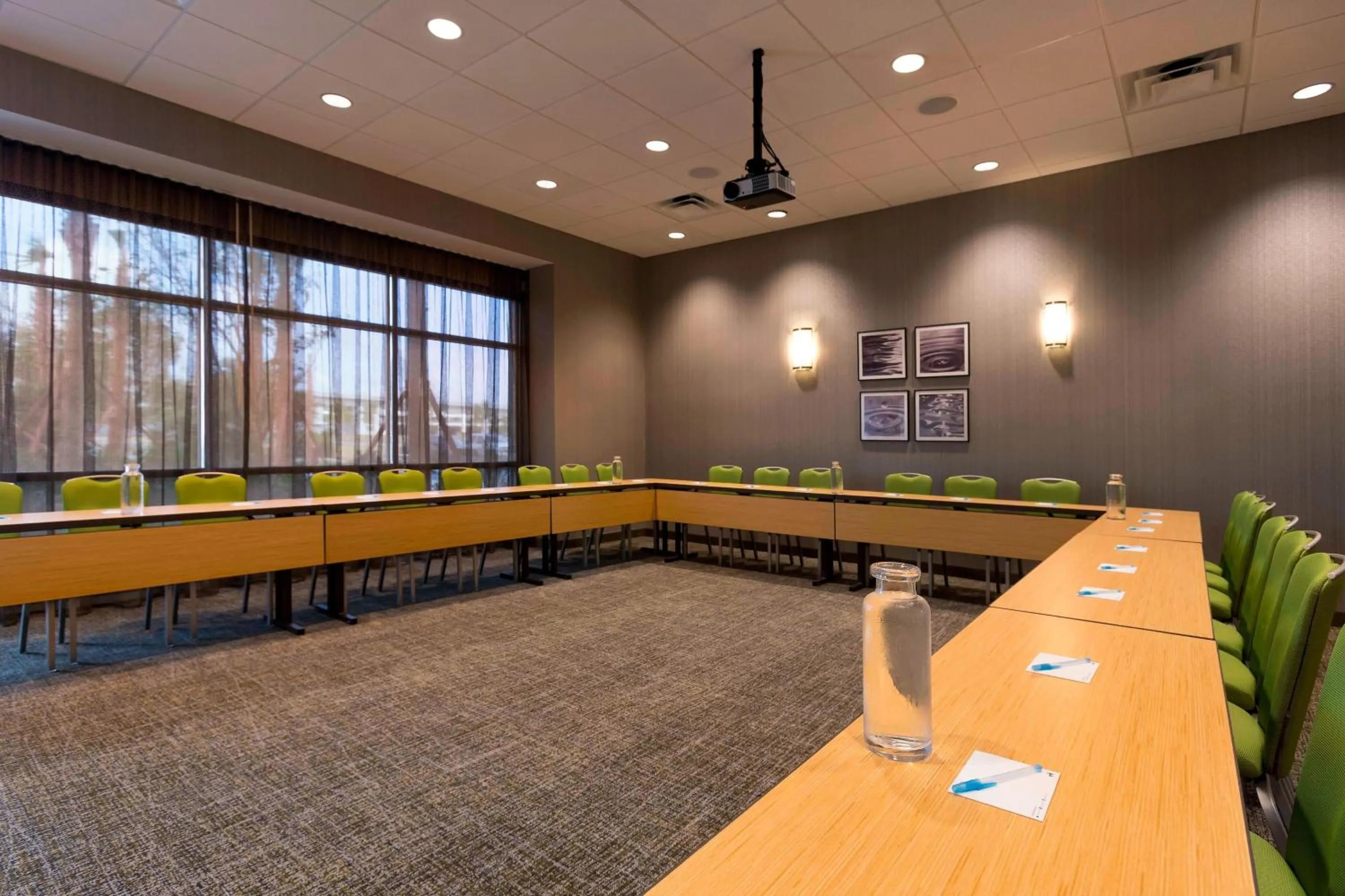 Meeting/conference room in SpringHill Suites Orange Beach at The Wharf