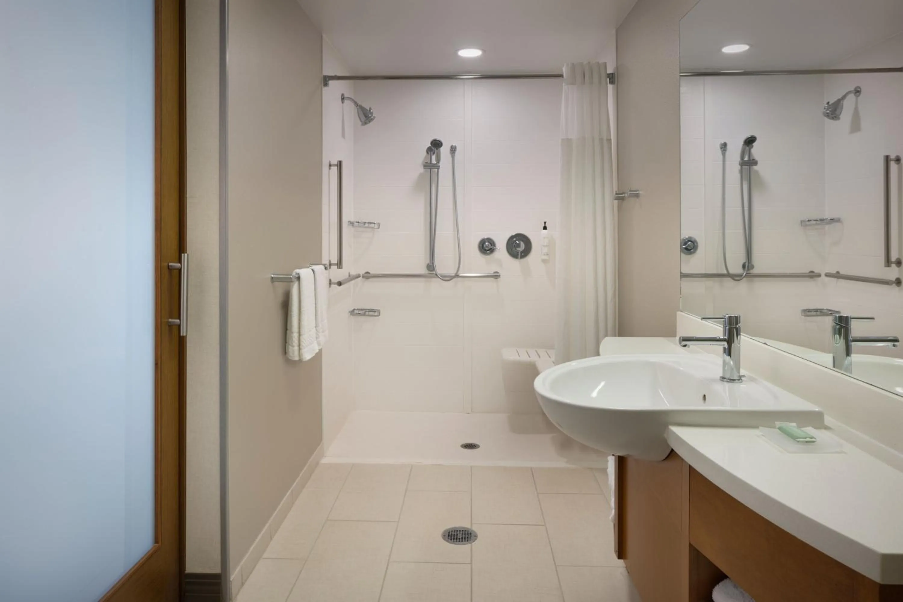 Bathroom in SpringHill Suites Orange Beach at The Wharf