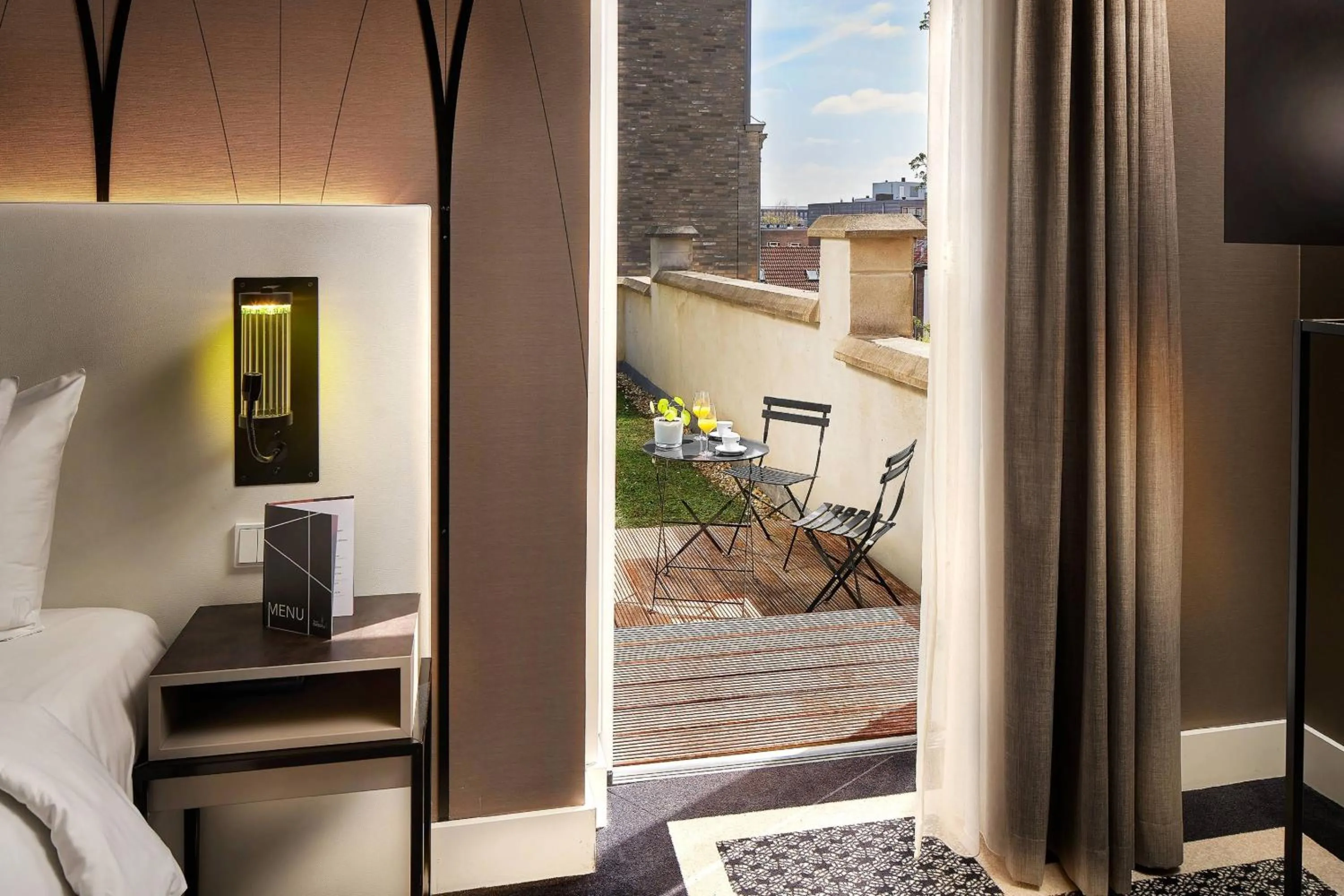 Photo of the whole room, Bed in Hotel Nassau Breda, Autograph Collection