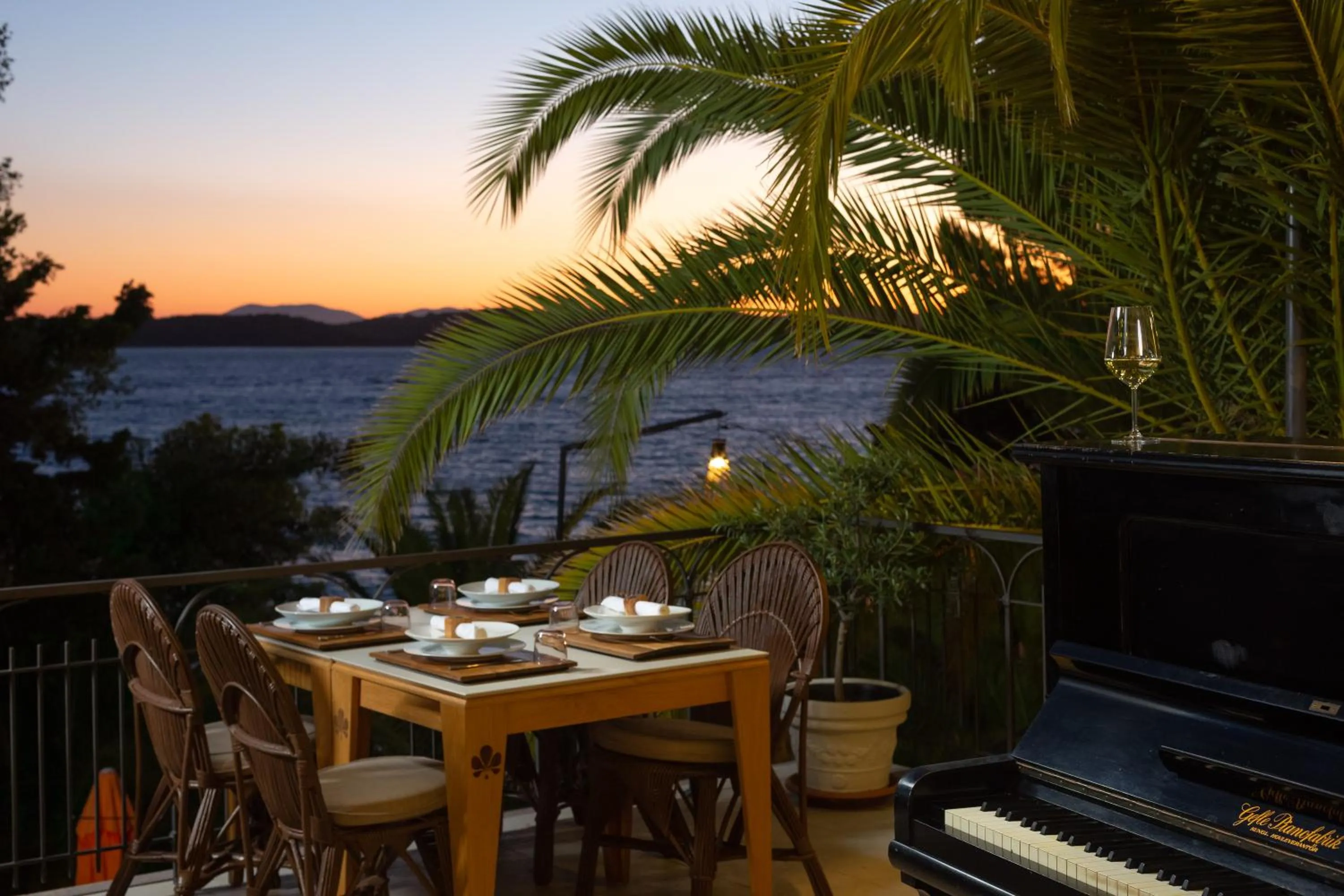 Restaurant/places to eat in Hotel Podstine