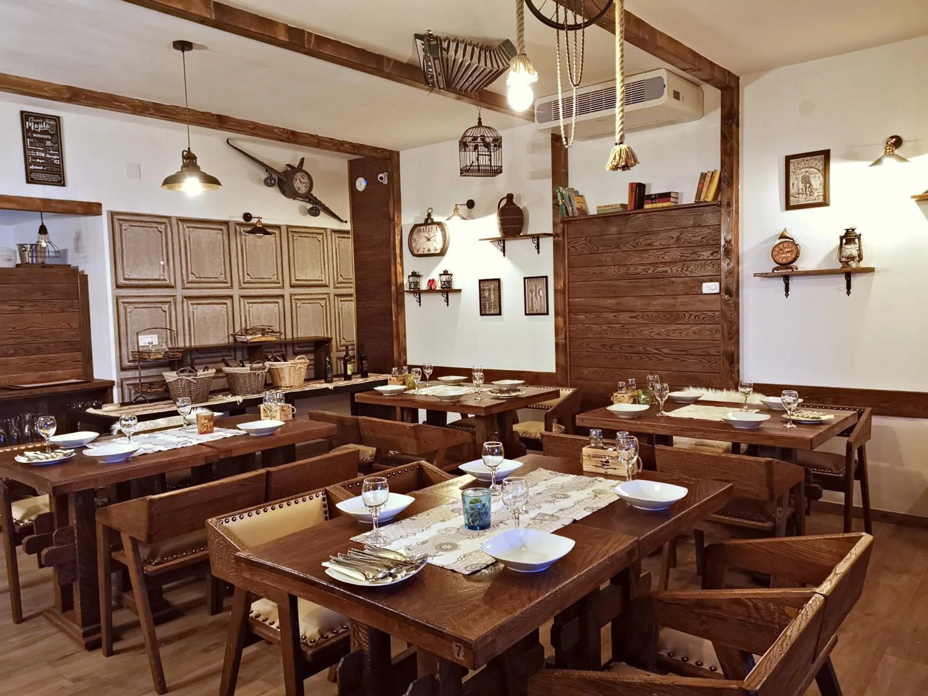 Restaurant/places to eat in Etno Garden Apartments