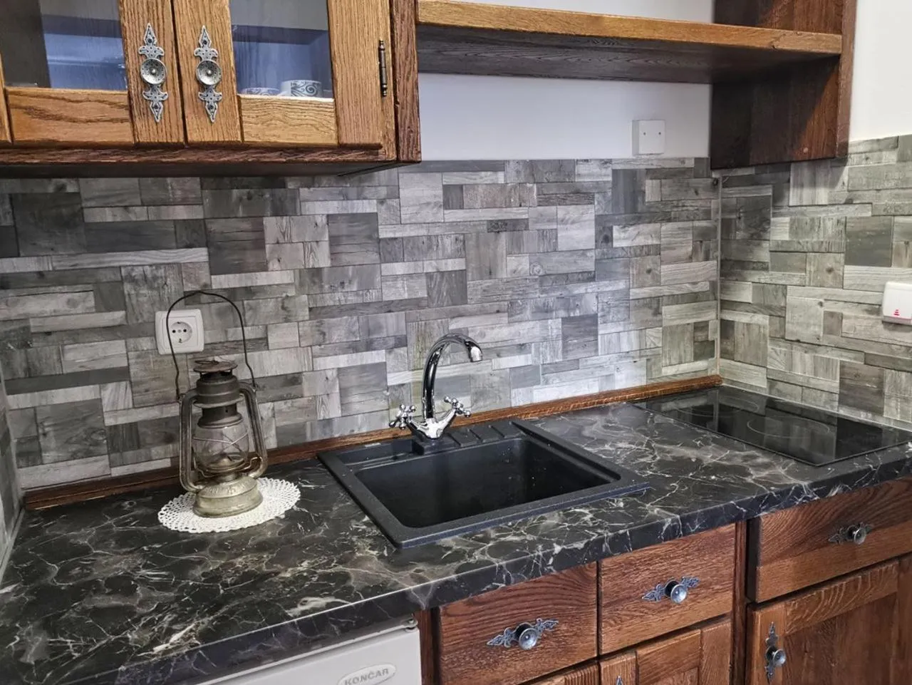 Kitchen or kitchenette in Etno Garden Apartments