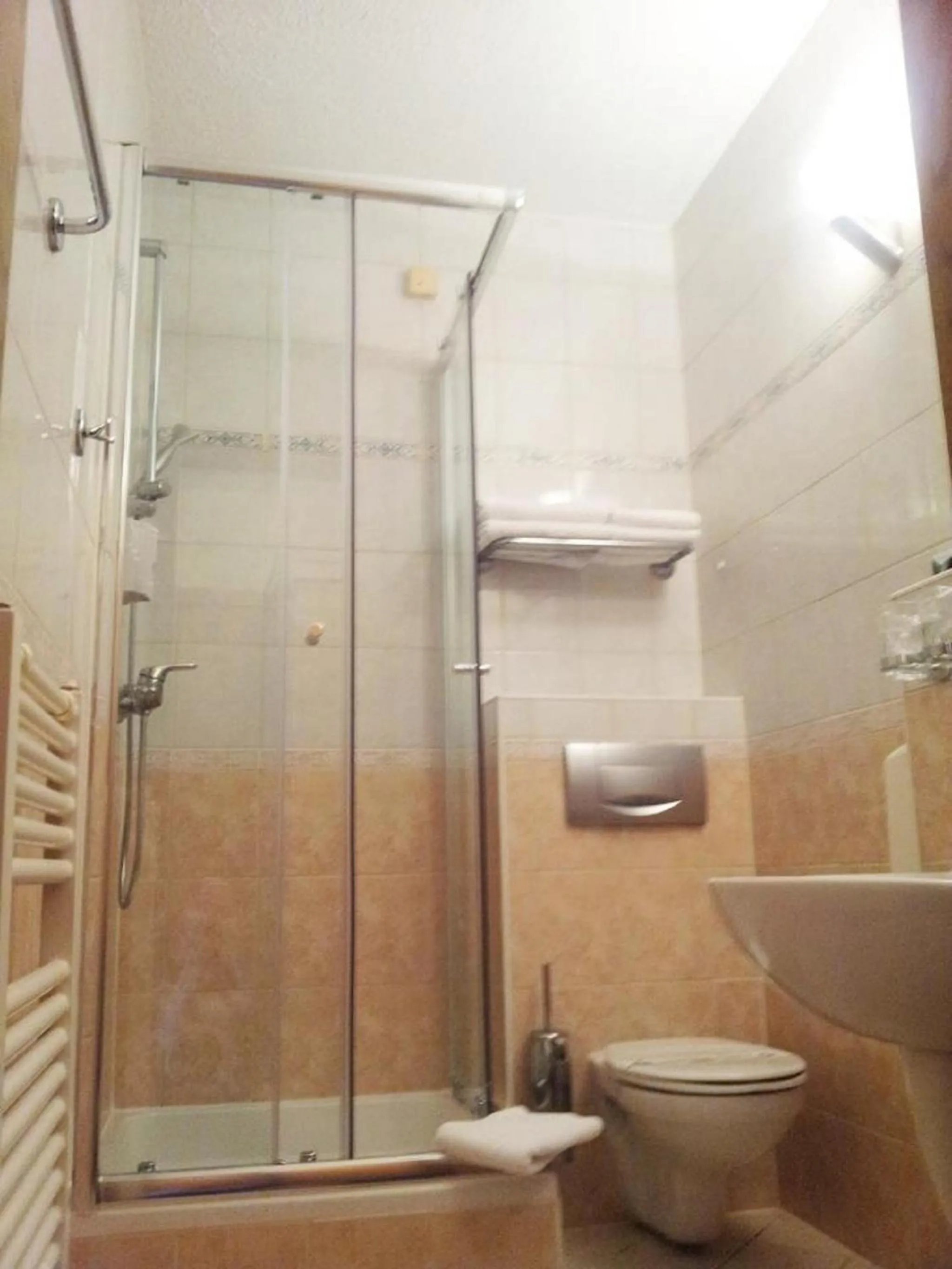 Twin Room in Hotel Galerija