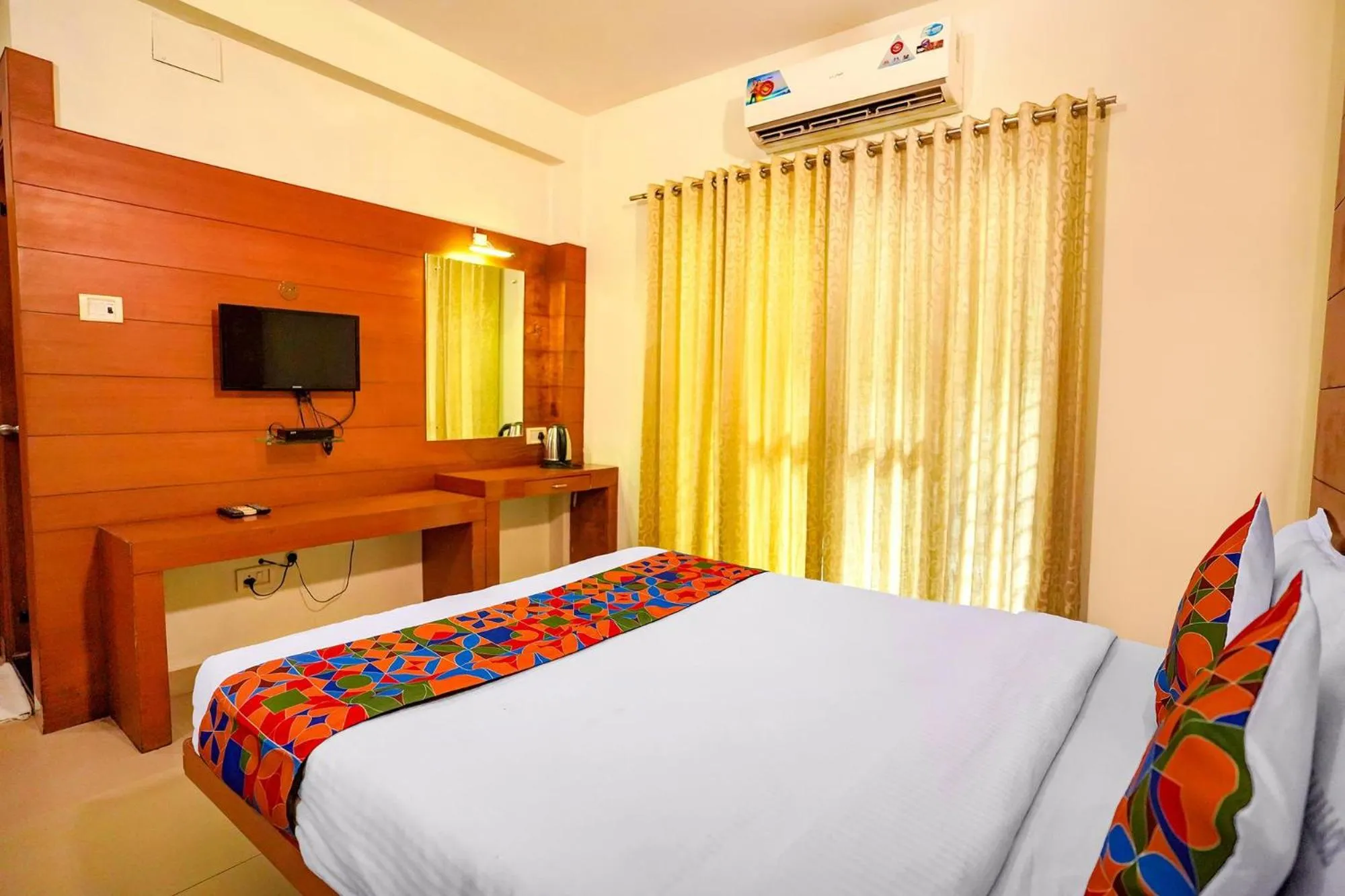 Bed in FabHotel The Green City - Central Railway Station