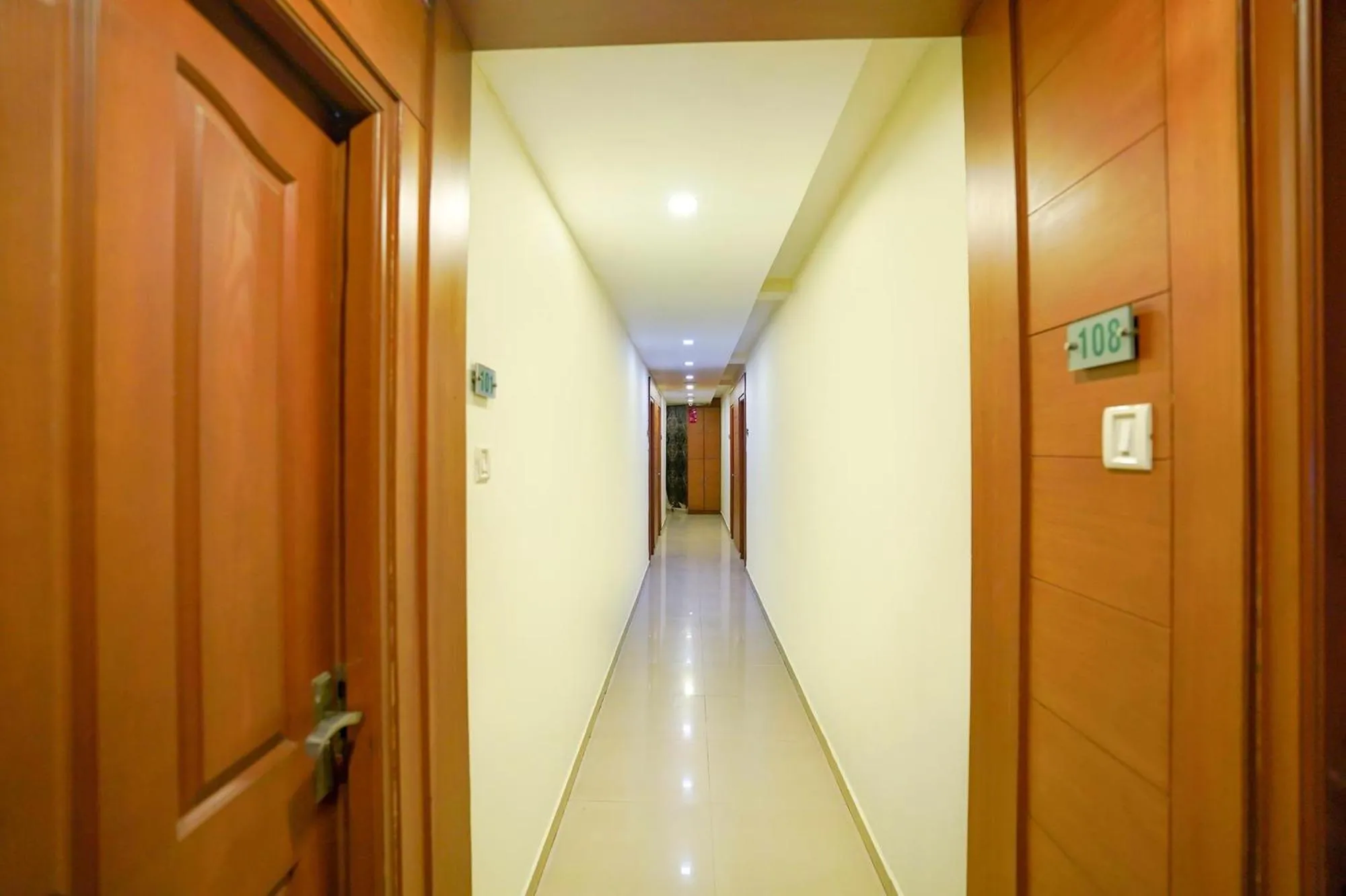 Lobby or reception in FabHotel The Green City - Central Railway Station