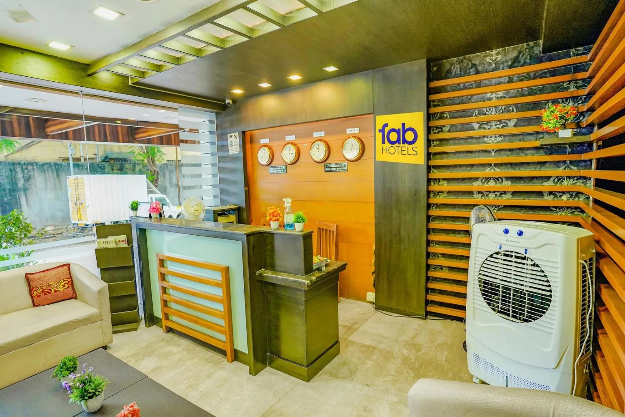 Lobby or reception in FabHotel The Green City - Central Railway Station