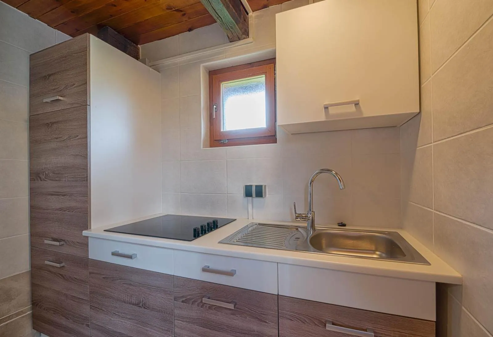 Coffee/tea facilities in Hotel Srakovcic Heart of Nature