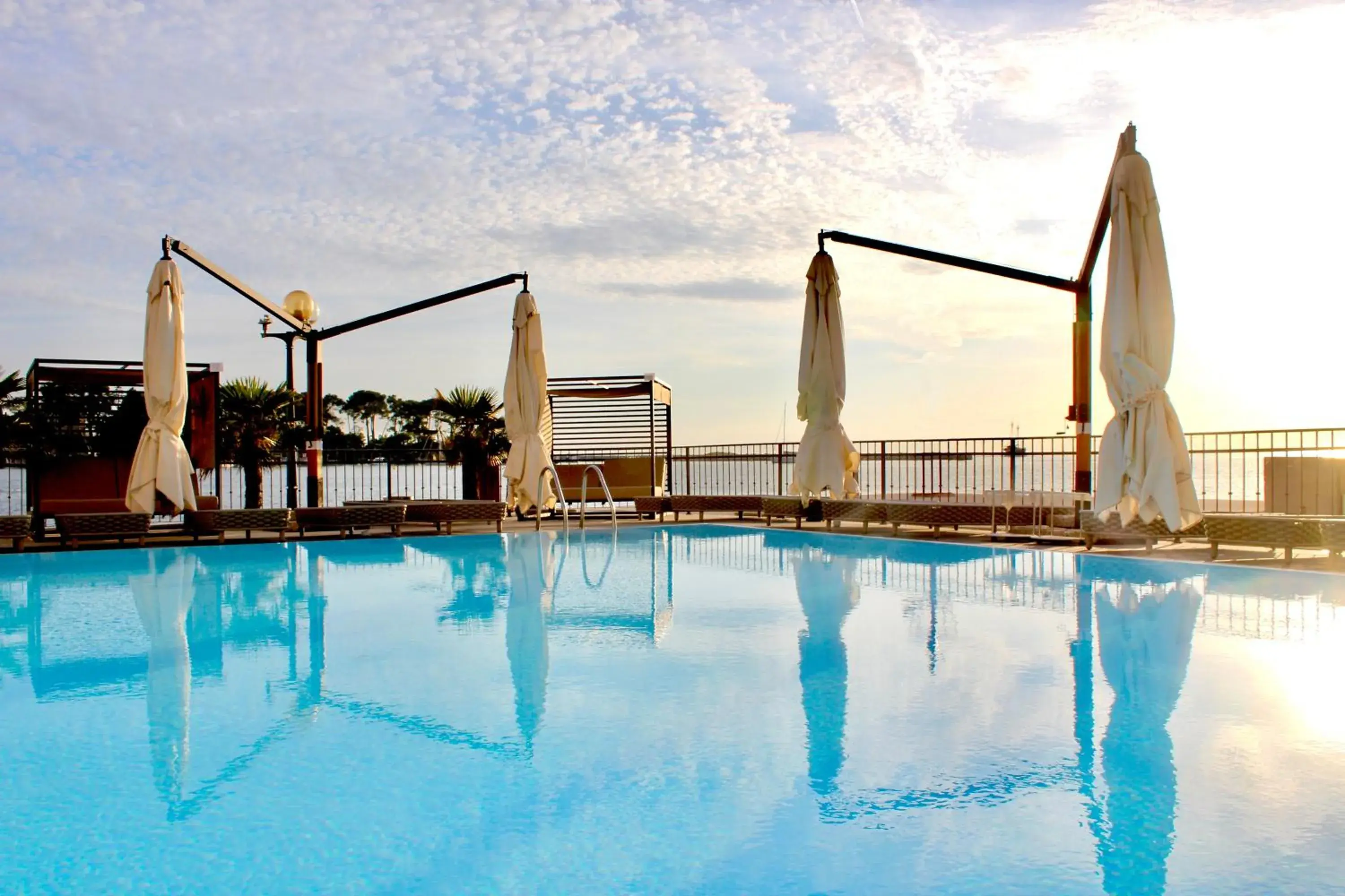 Swimming Pool in BO Hotel Palazzo