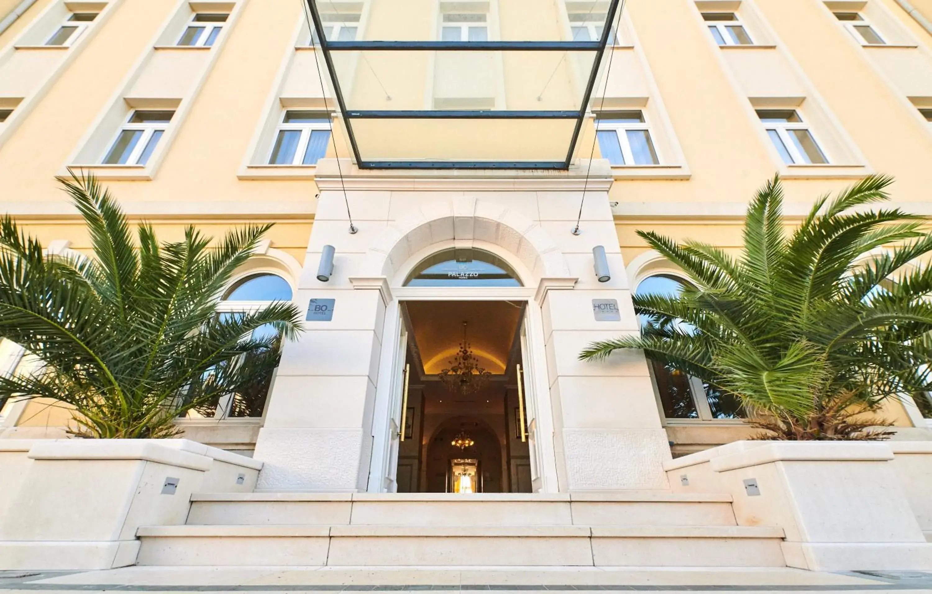 Facade/entrance in BO Hotel Palazzo