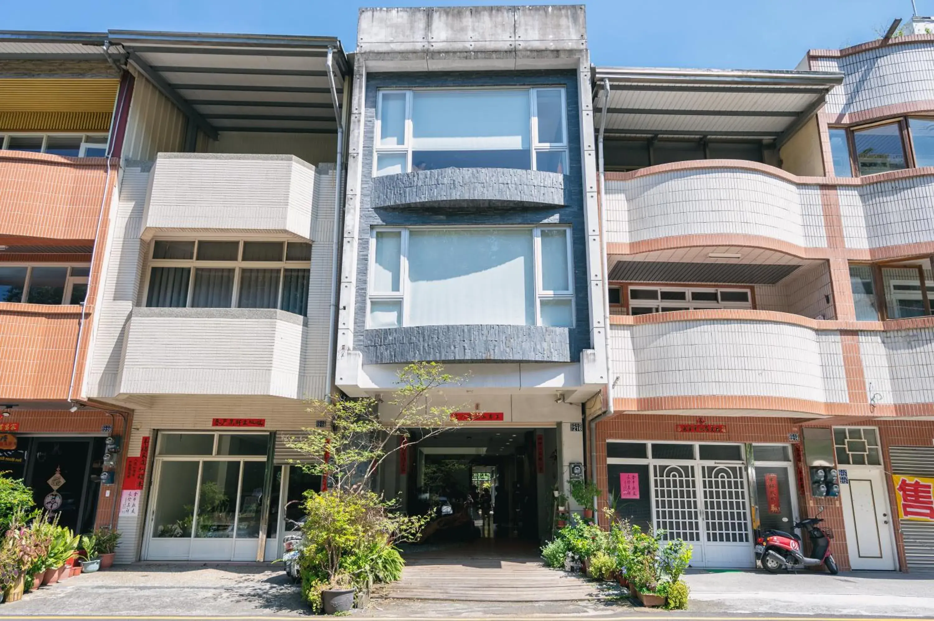 Property building in 日月潭山慕藝旅 Sun Moon Inn Property building in 日月潭山慕藝旅 Sun Moon Inn