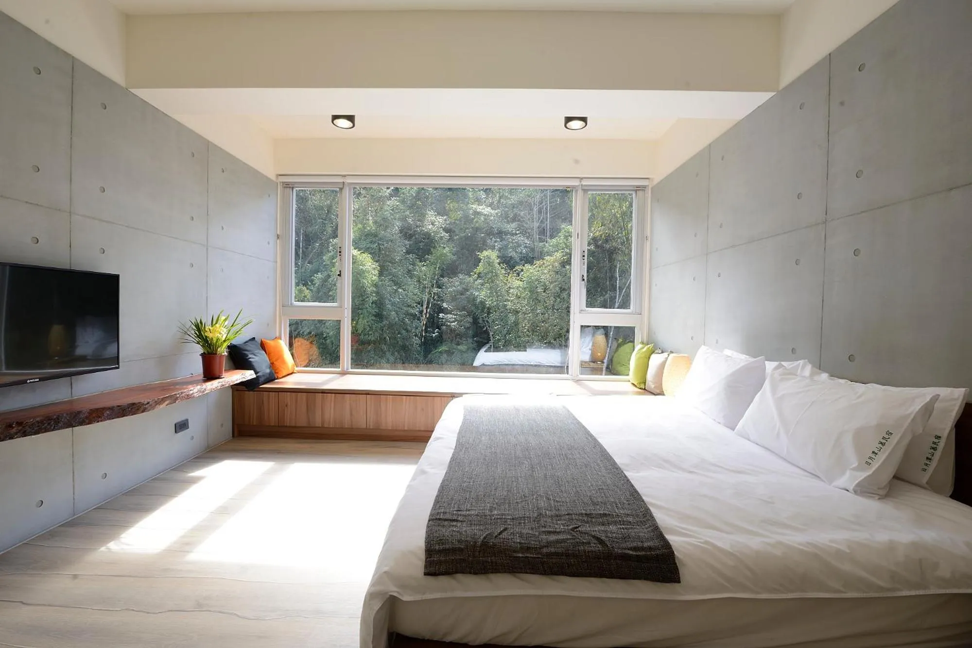 Photo of the whole room, Bed in 日月潭山慕藝旅 Sun Moon Inn