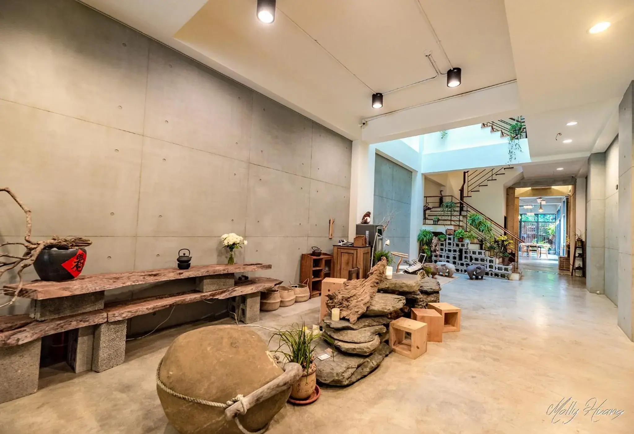 Lobby or reception in 日月潭山慕藝旅 Sun Moon Inn Lobby or reception in 日月潭山慕藝旅 Sun Moon Inn