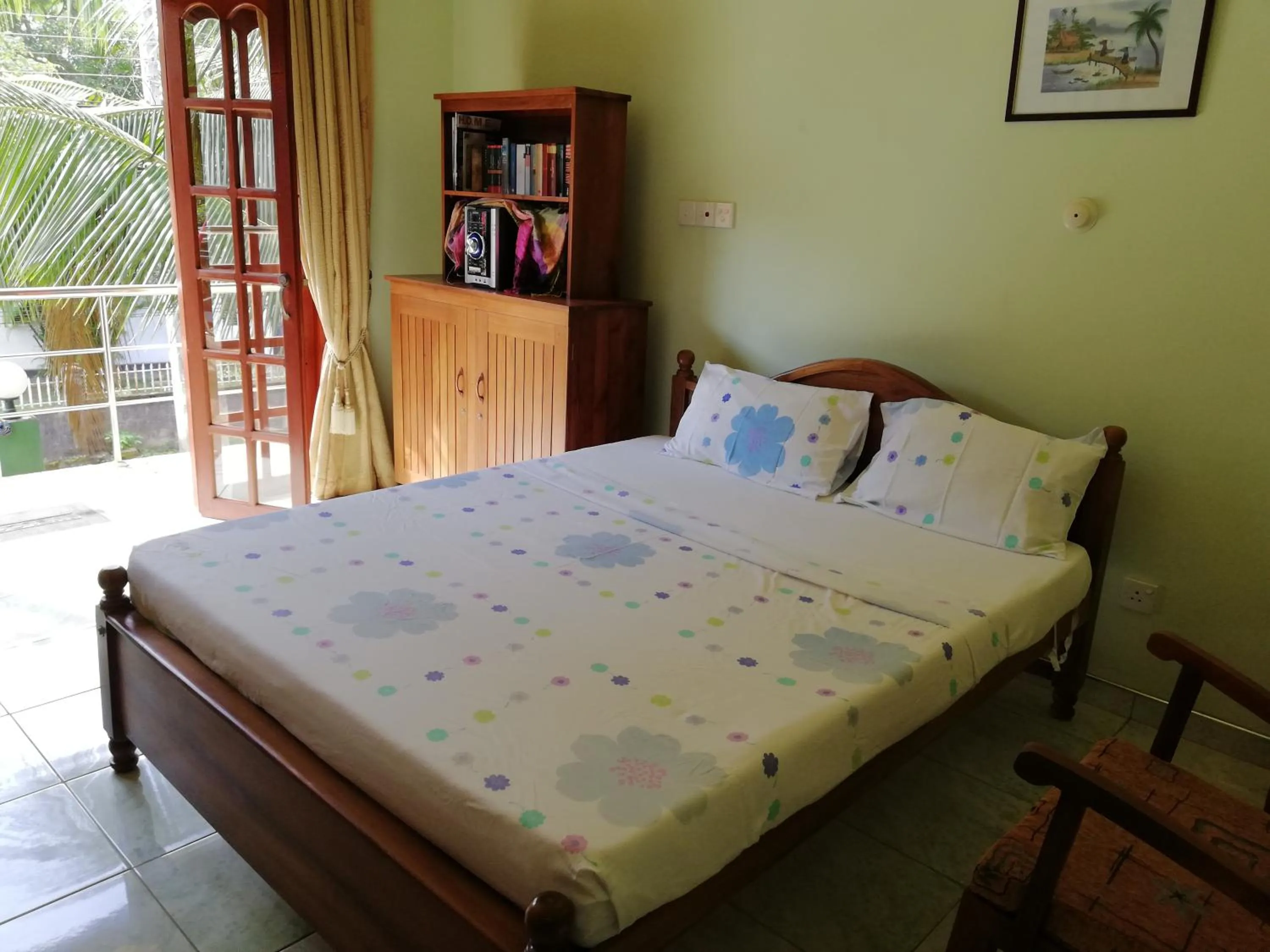 Photo of the whole room, Bed in Mahi Villa