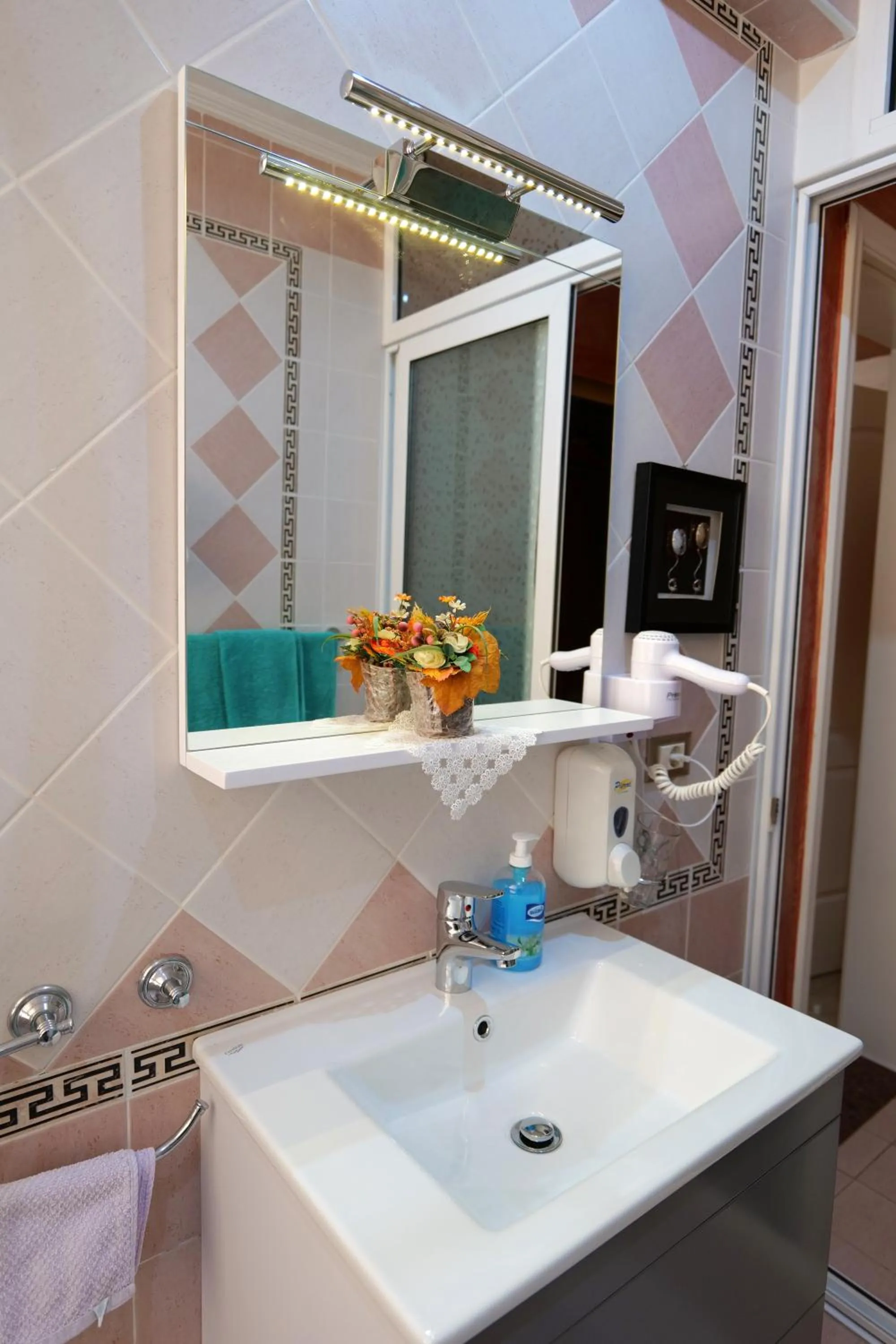 Bathroom in Hotel Lindi