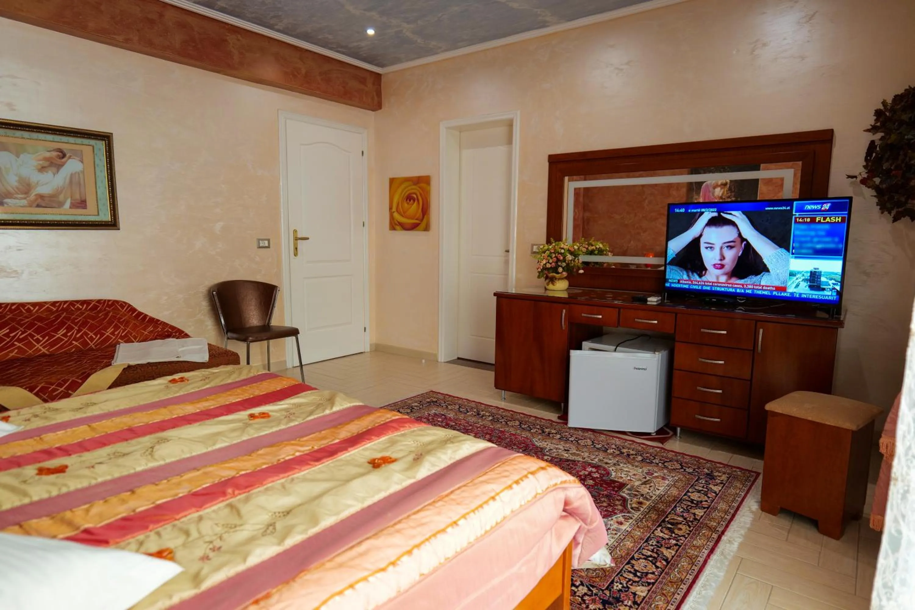 Photo of the whole room in Hotel Lindi