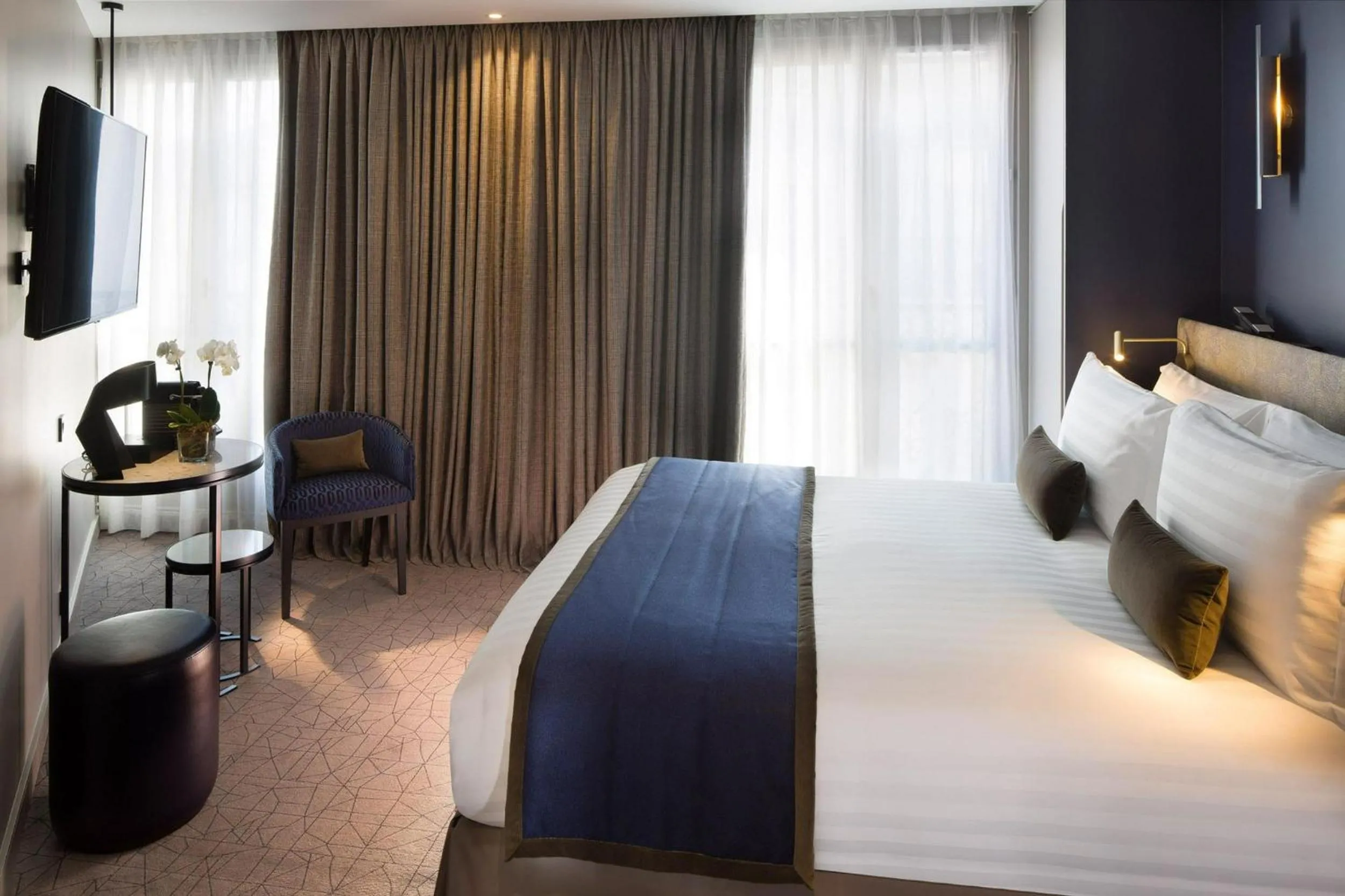 Bedroom, Bed in Hotel Le 10 BIS