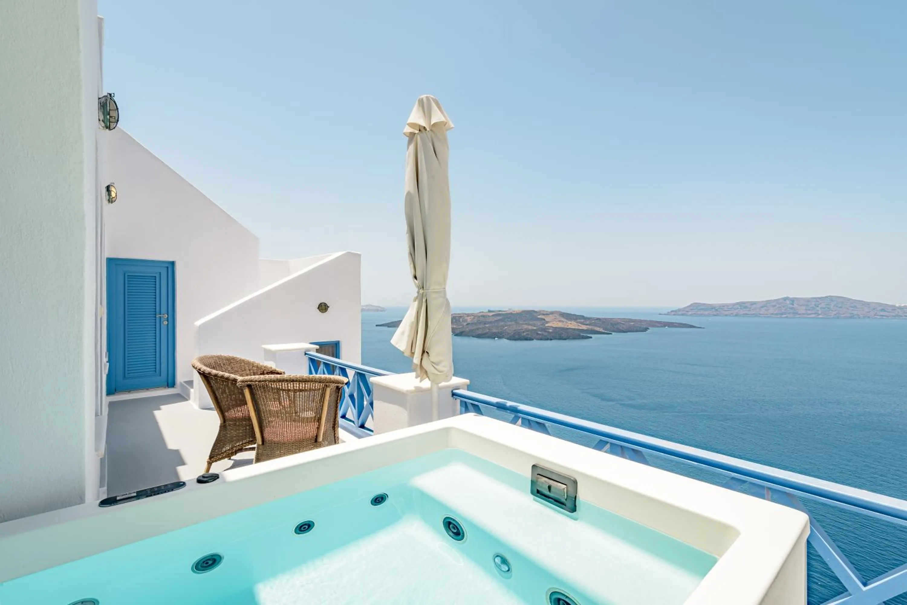 Hot Tub in Golden Grey Goose