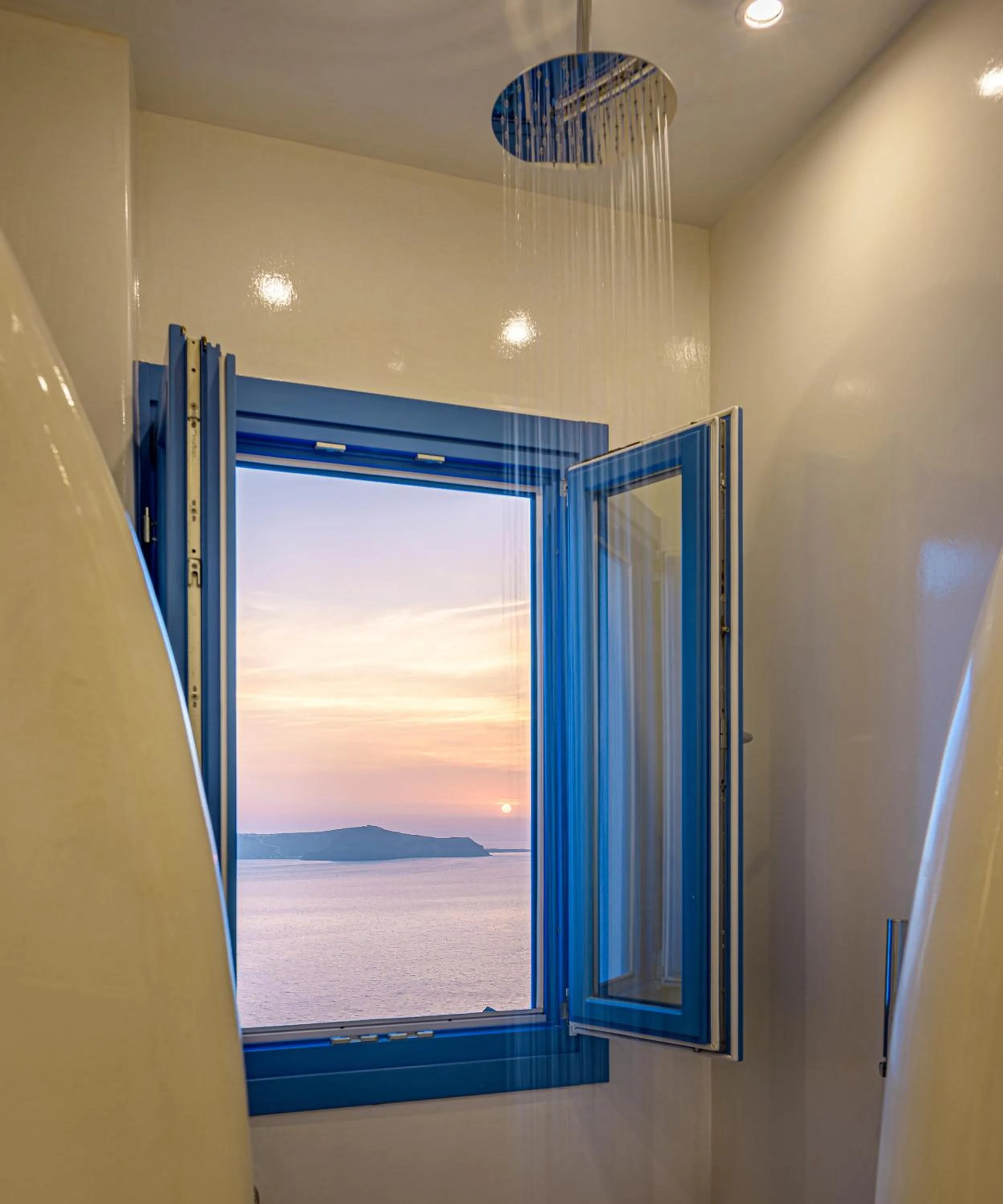 Shower in Golden Grey Goose