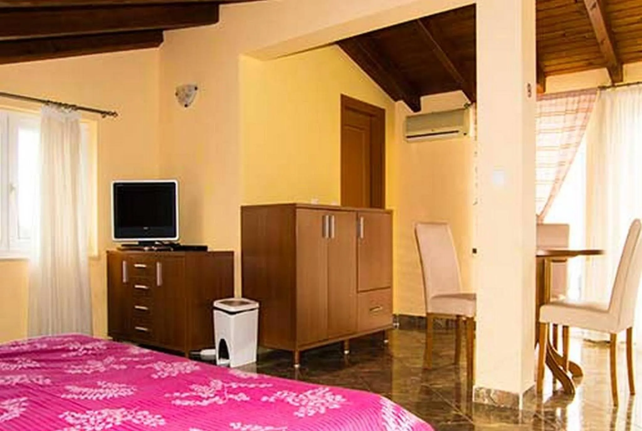 Dining area, Bed in Apartments Barisic Hrvatskih Žrtava 404 Seget Vranjica