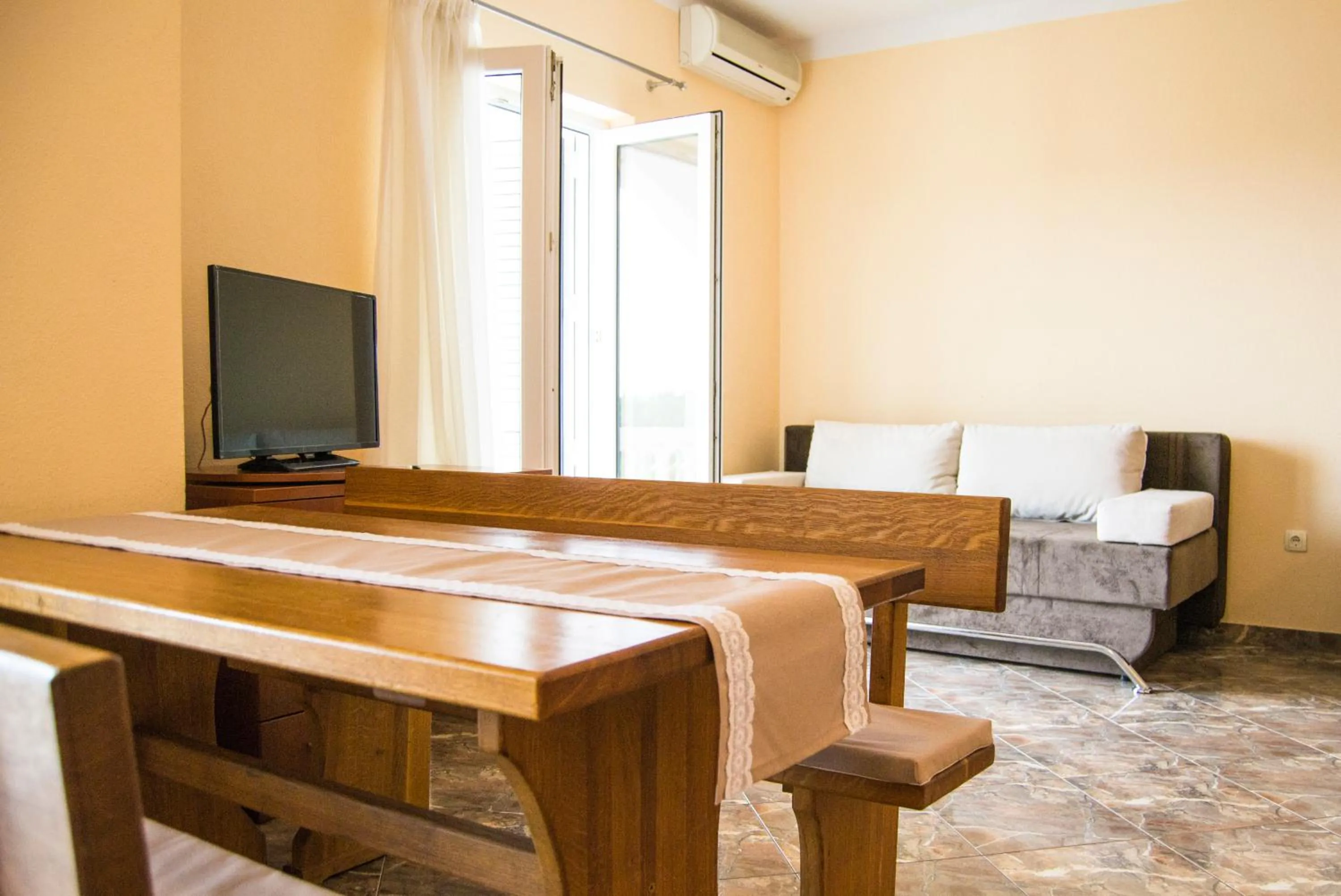 Food and drinks in Apartments Barisic Hrvatskih Žrtava 404 Seget Vranjica