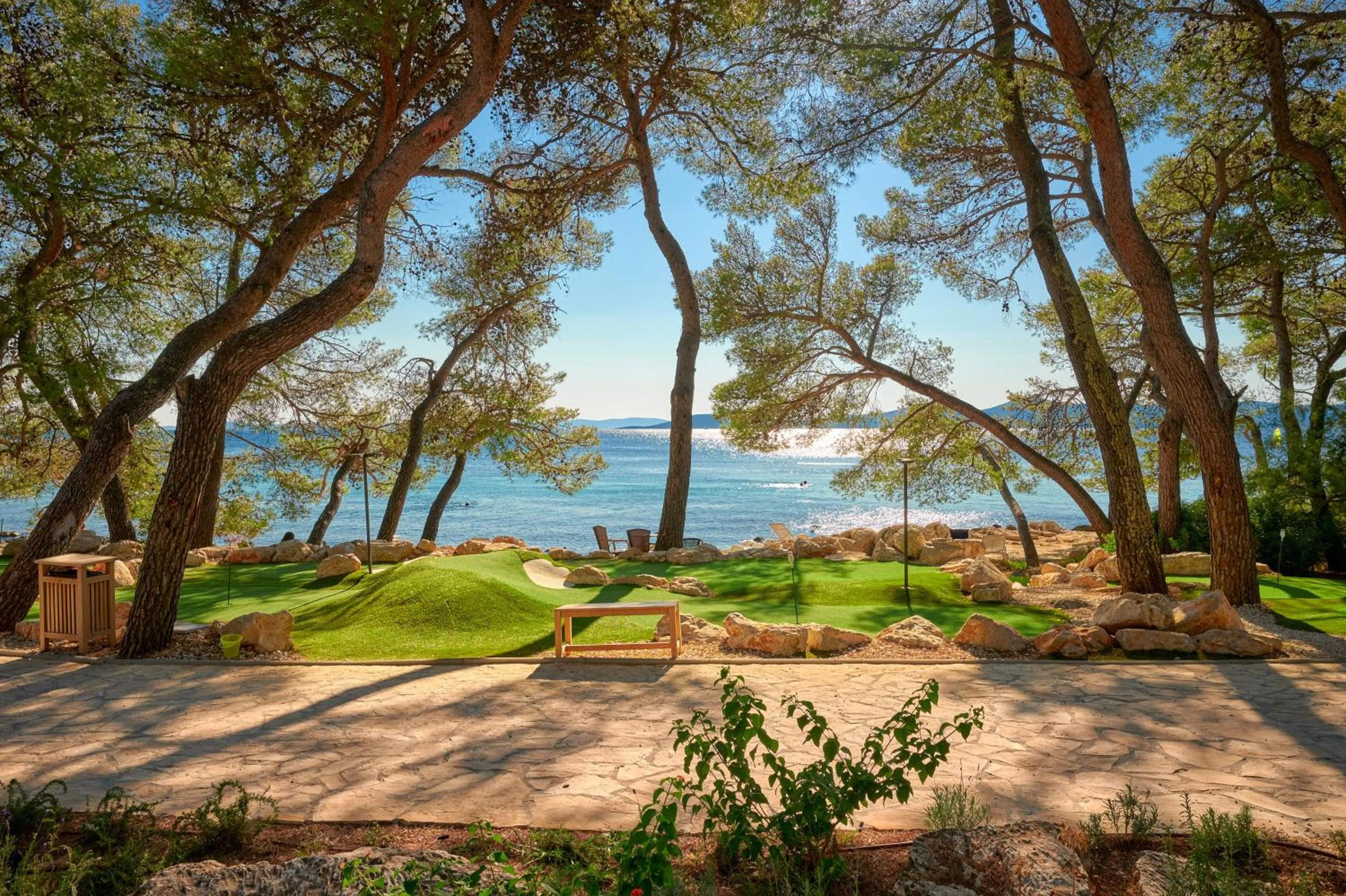 Minigolf in Pine Beach Pakostane - All Inclusive light