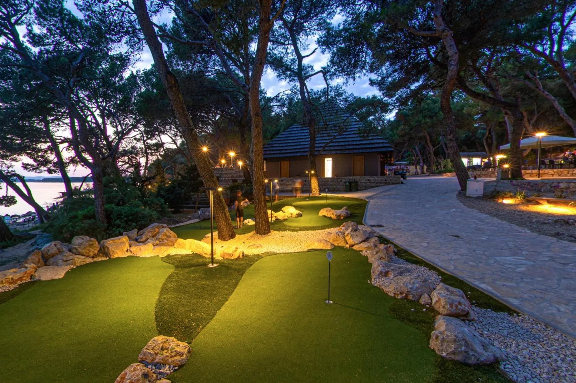 Minigolf in Pine Beach Pakostane - All Inclusive light