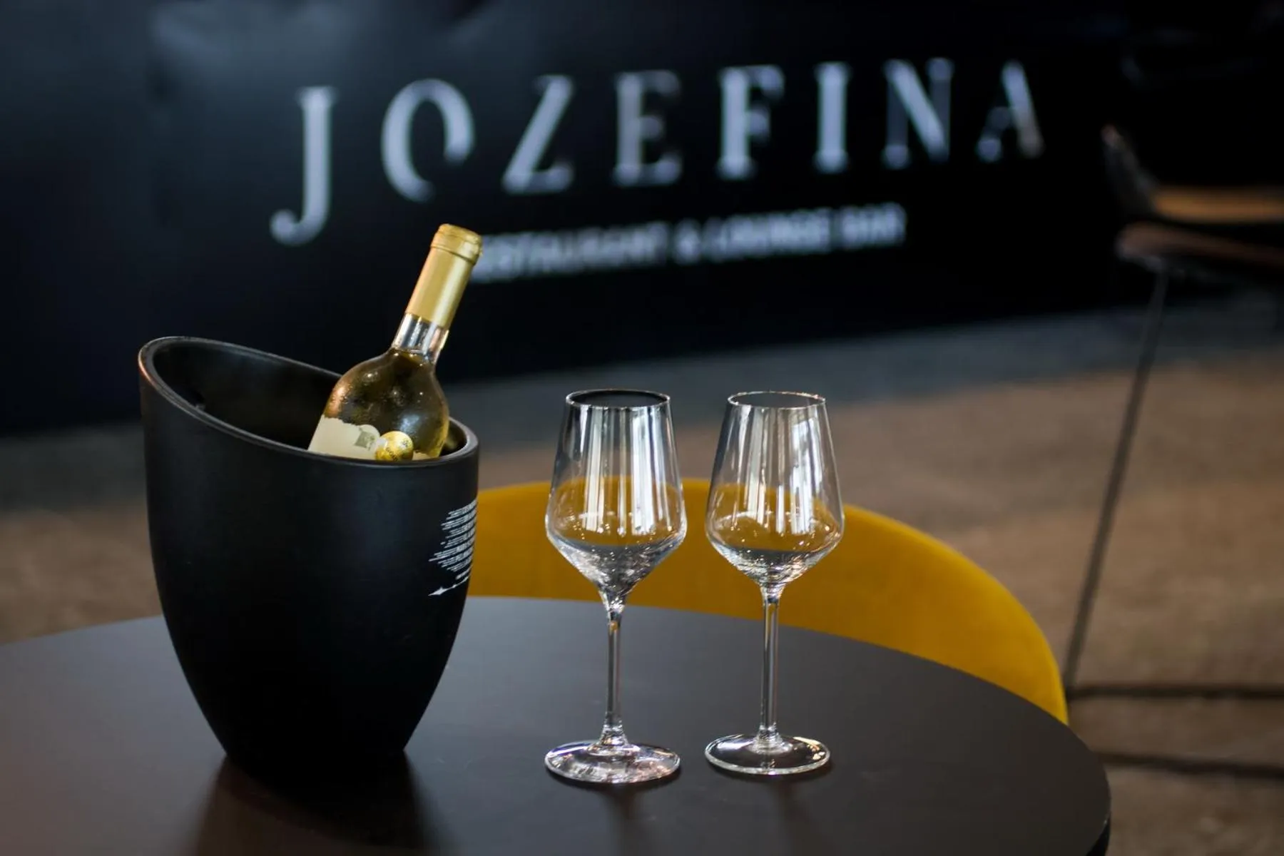 Restaurant/places to eat in Boutique Hotel Bura 45N