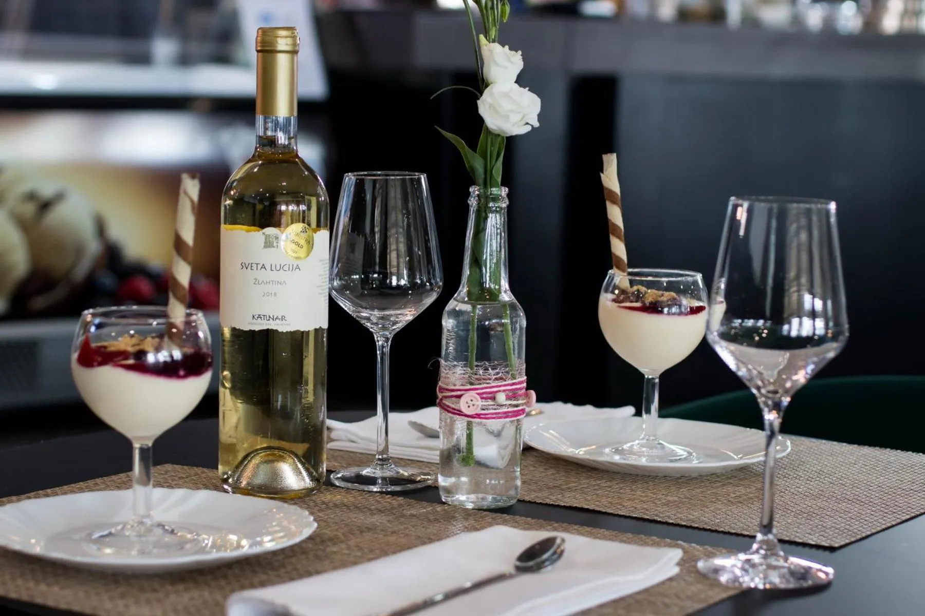 Restaurant/places to eat in Boutique Hotel Bura 45N