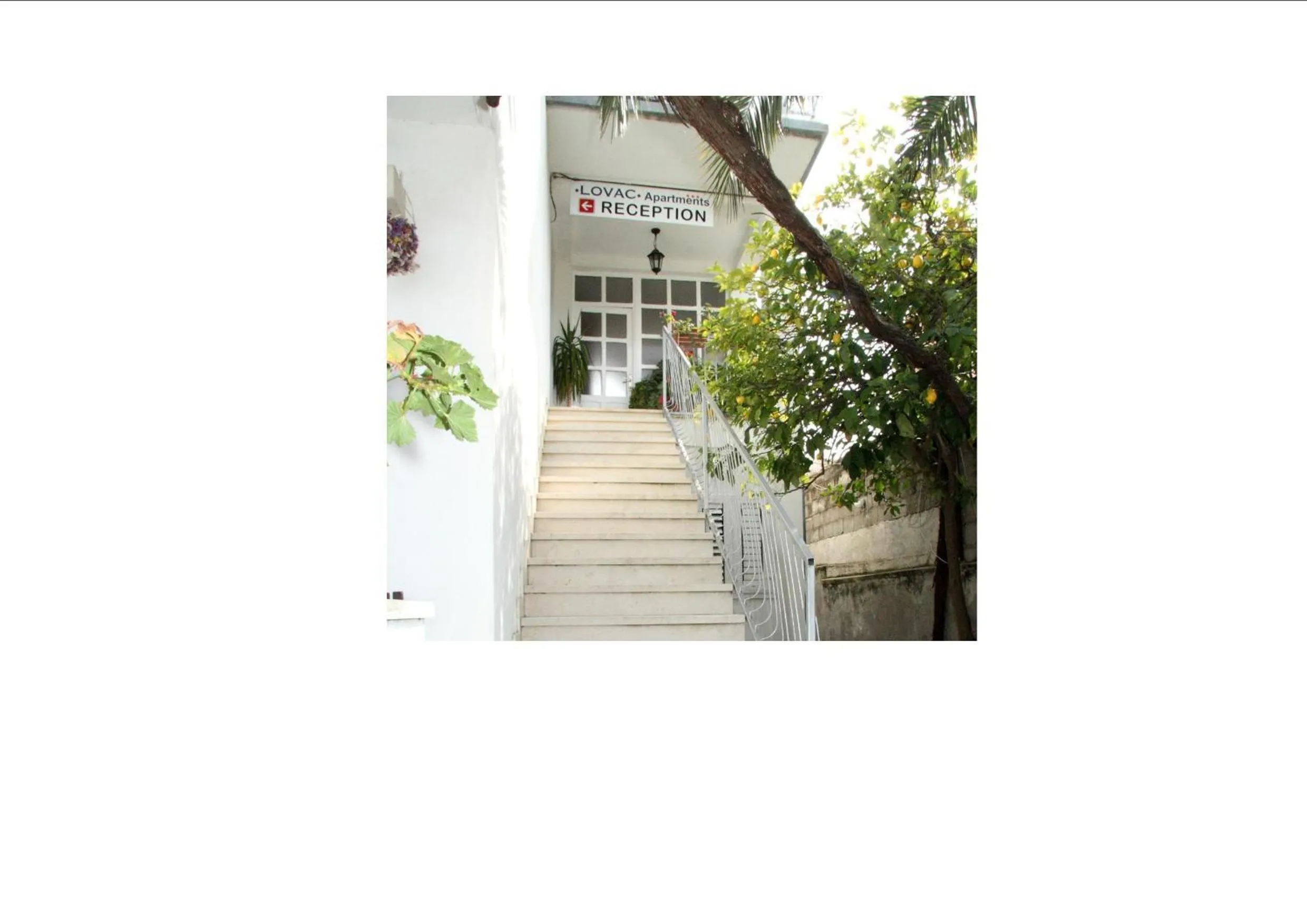 Facade/entrance in Pansion Lovac