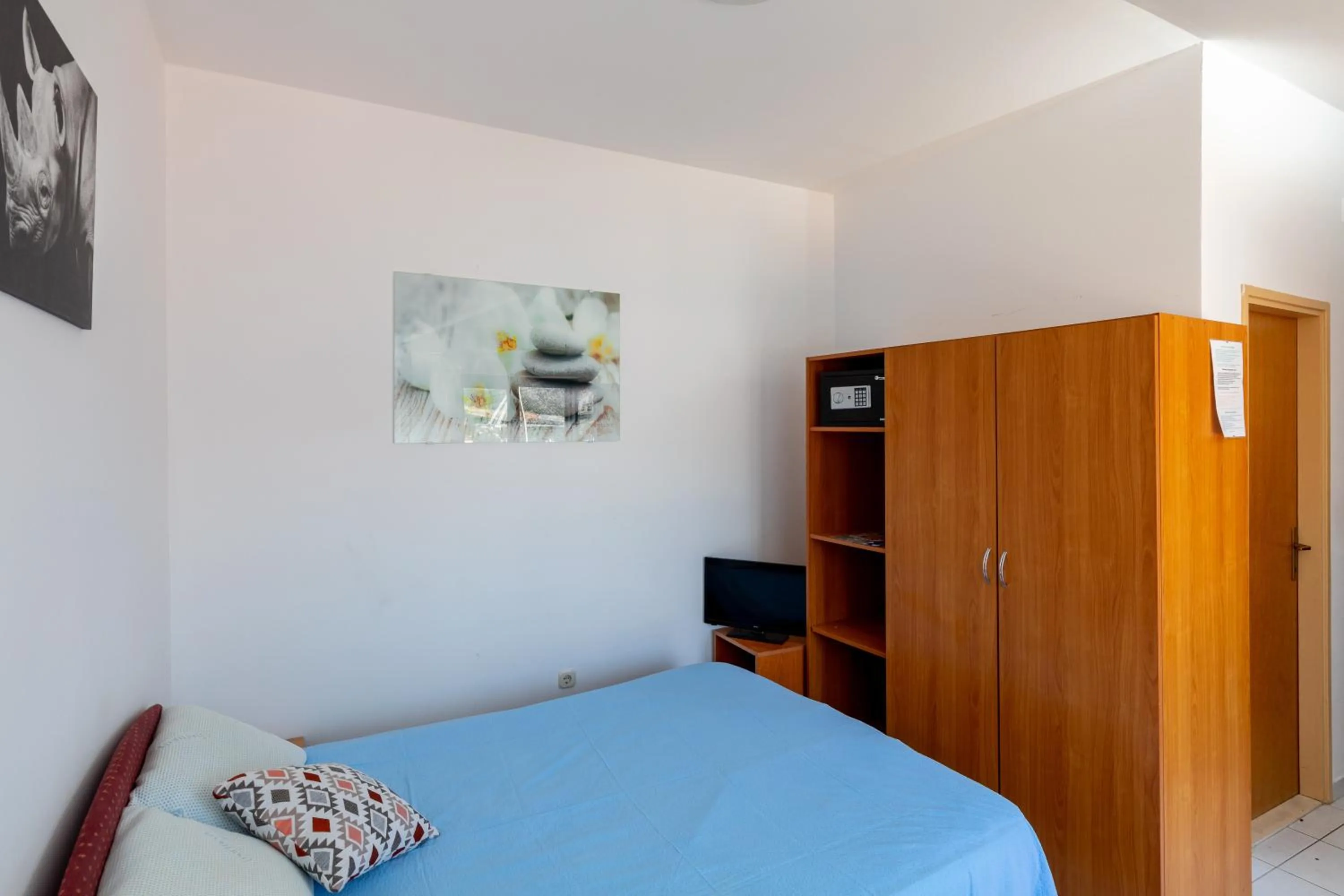 Bedroom, Bed in Villa Valjalo