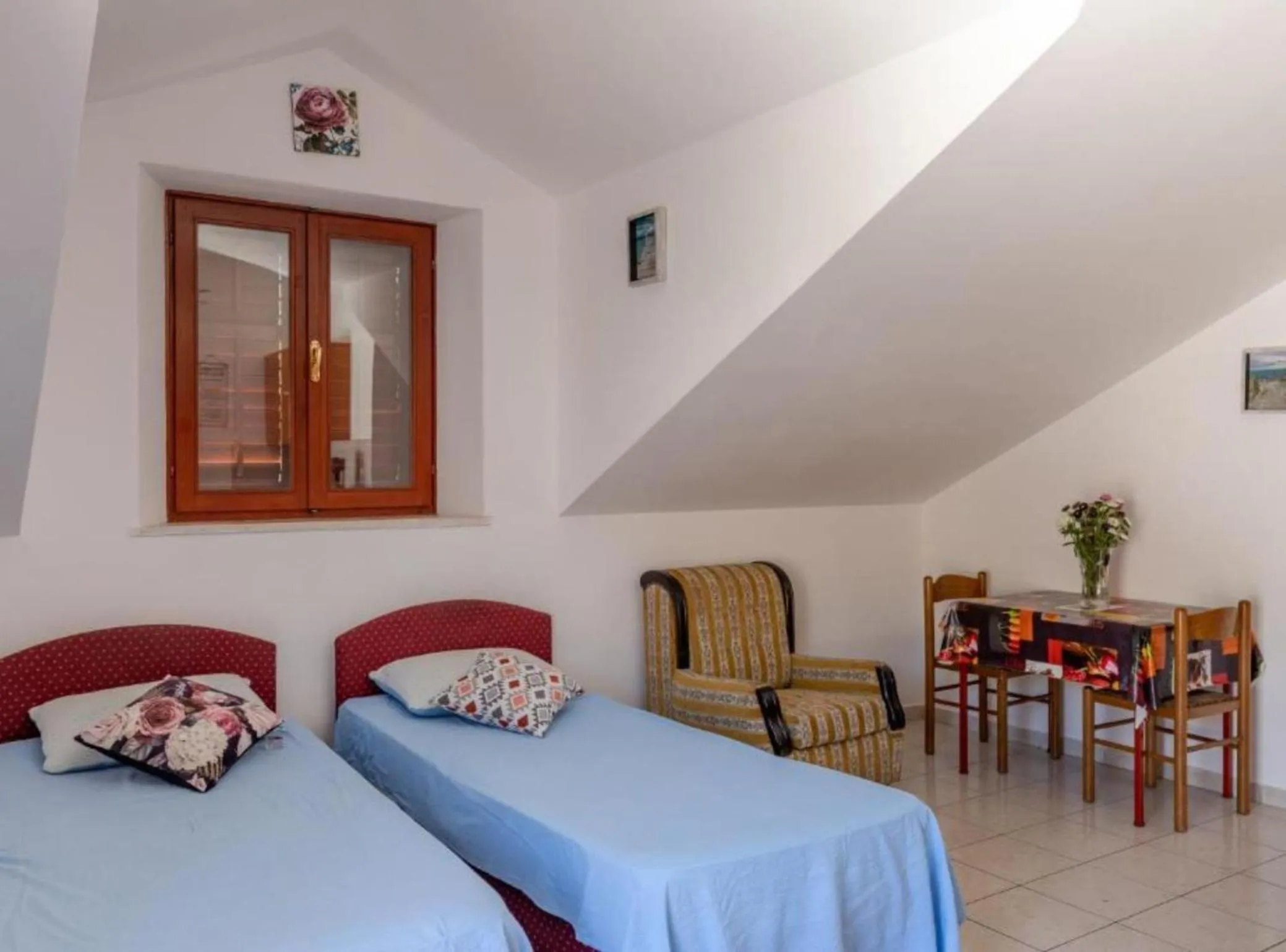 Bedroom, Bed in Villa Valjalo