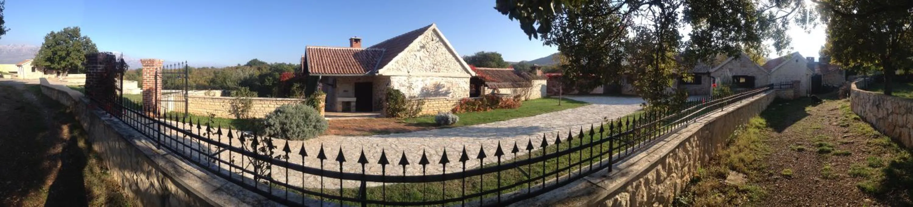 Restaurant/places to eat in Micanovi Dvori Mobile Home Village Zrmanja