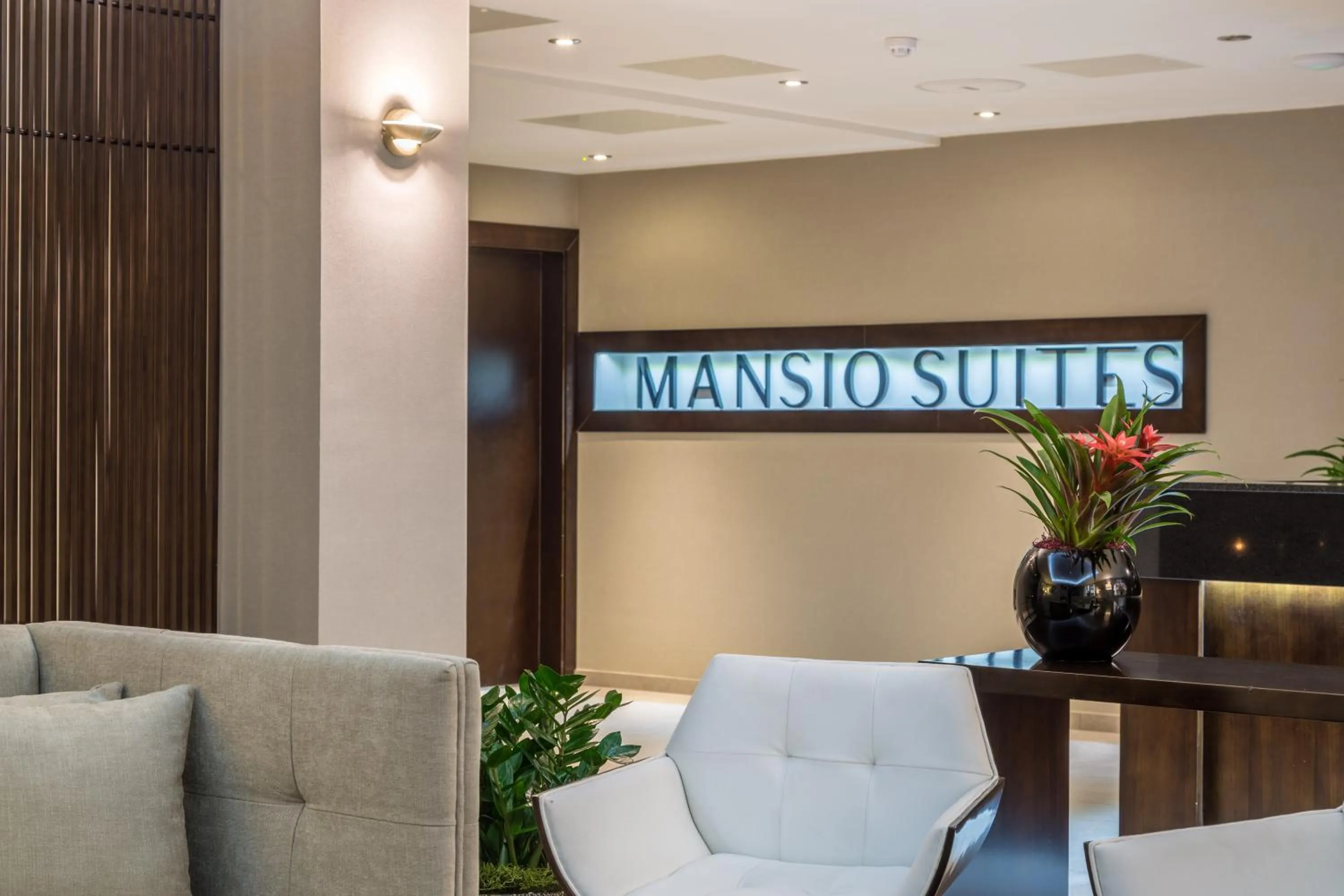 Lobby or reception in Mansio Suites The Headrow