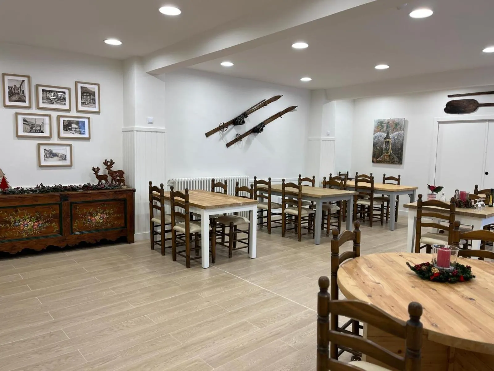Dining area in Hotel Juan Canejan