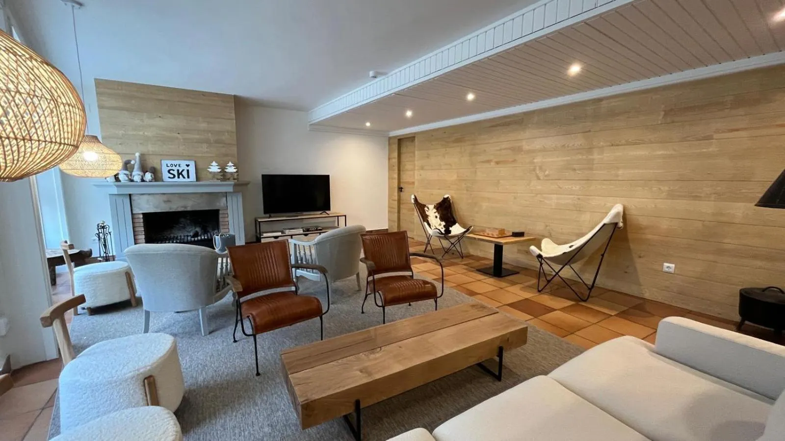 Game Room in Hotel Juan Canejan