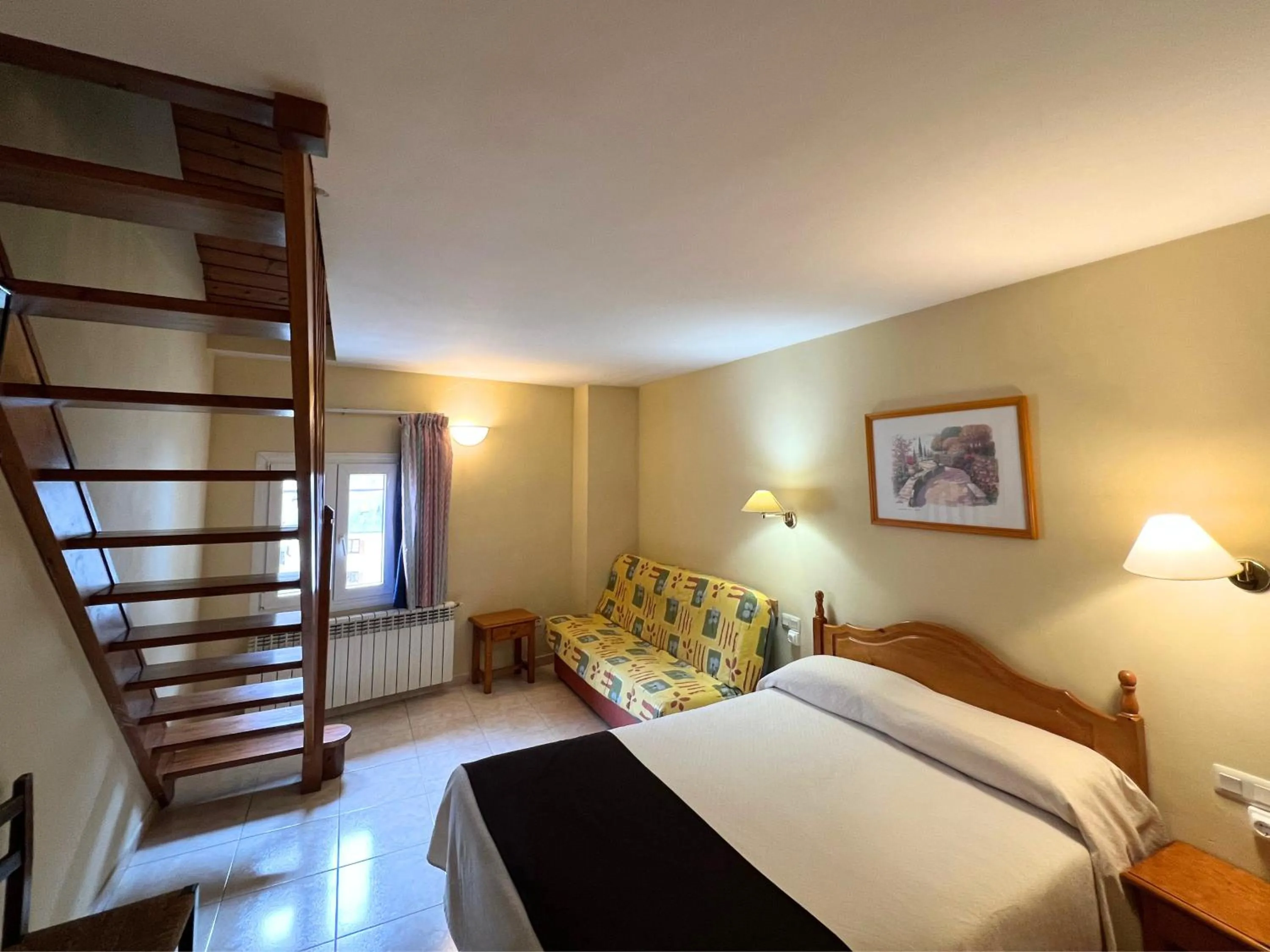 Bedroom, Bed in Hotel Juan Canejan