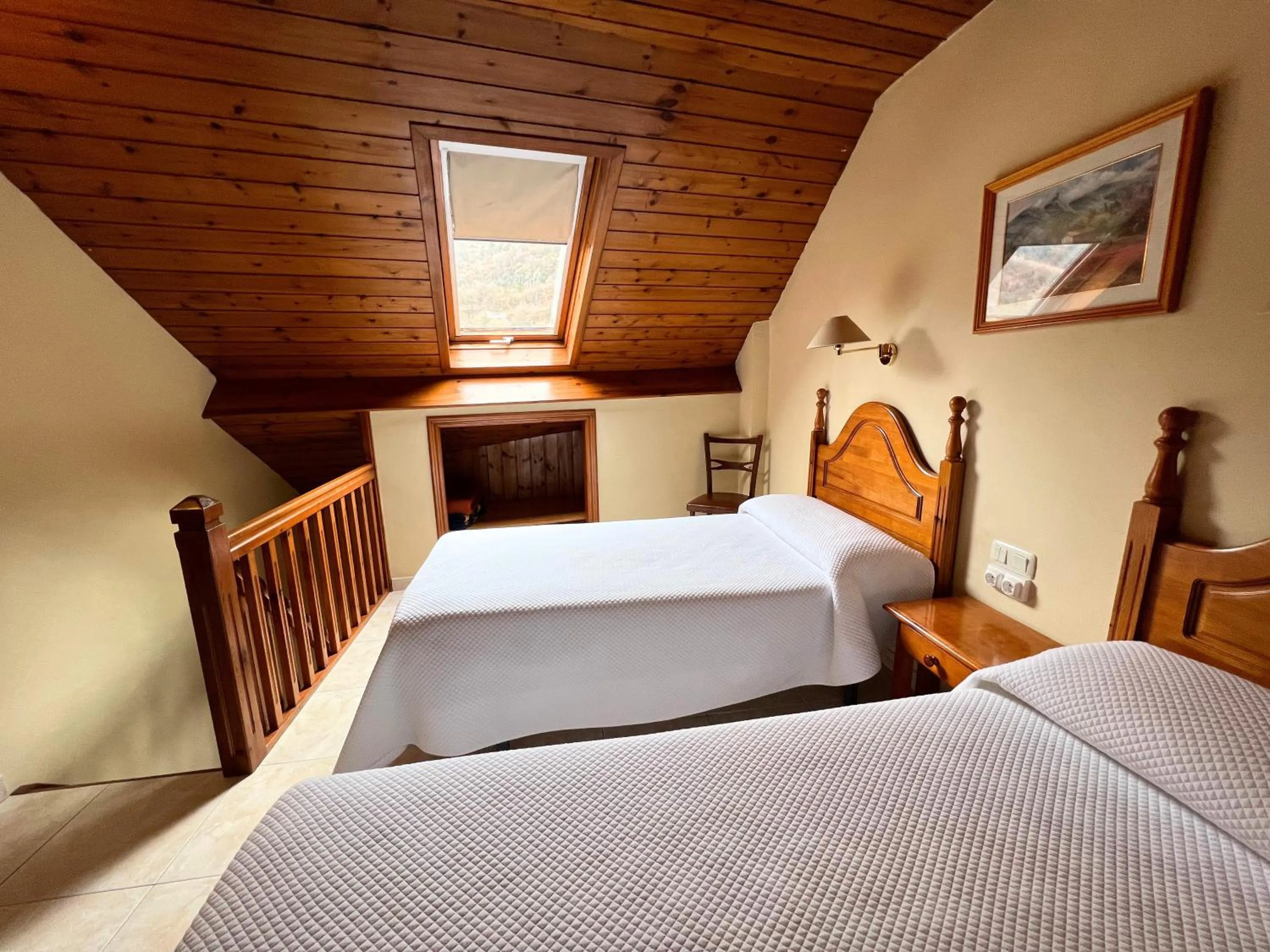 Bedroom, Bed in Hotel Juan Canejan