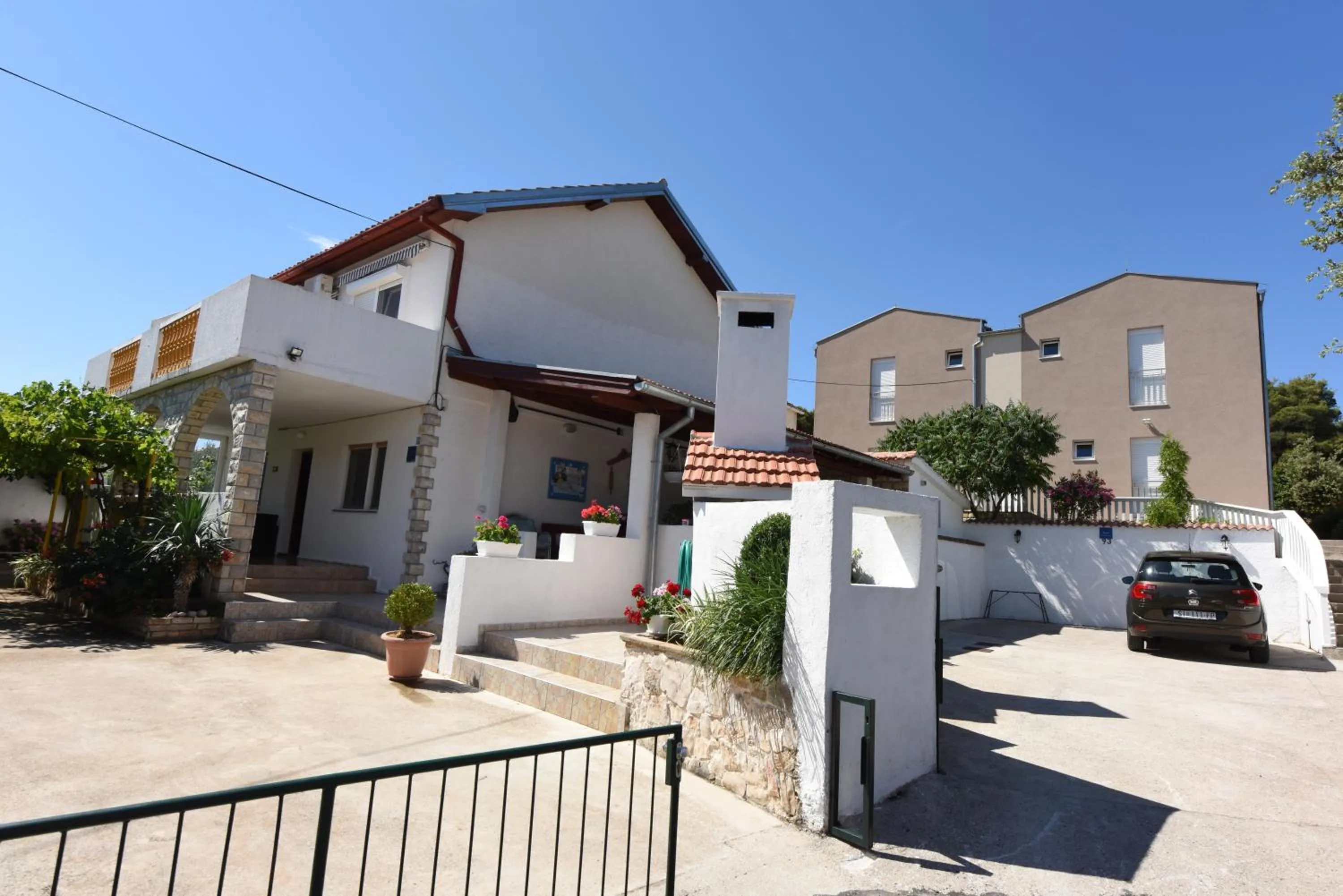 Apartments Mais Tisno