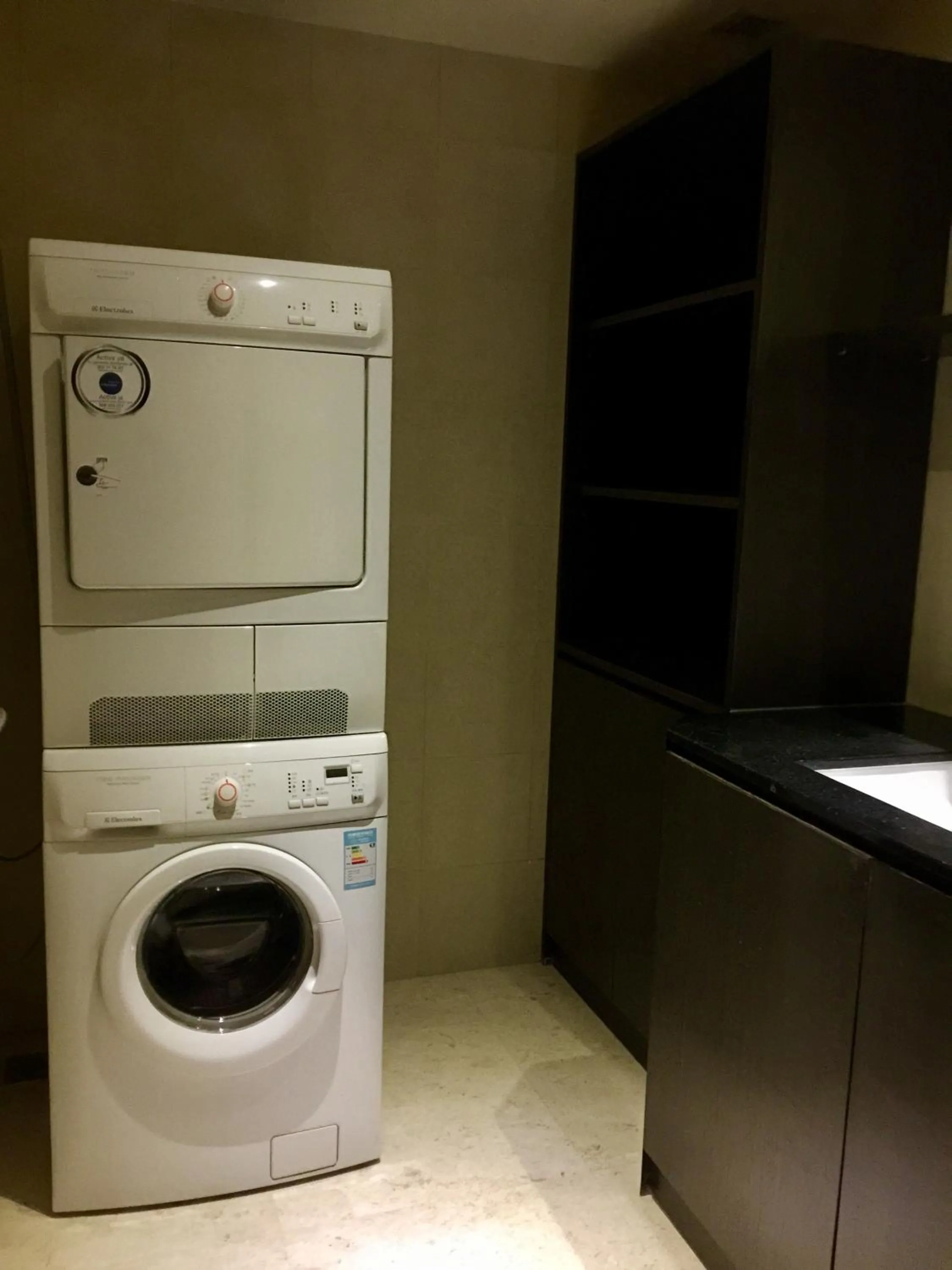 washing machine in The Sandalwood Beijing Marriott Executive Apartments