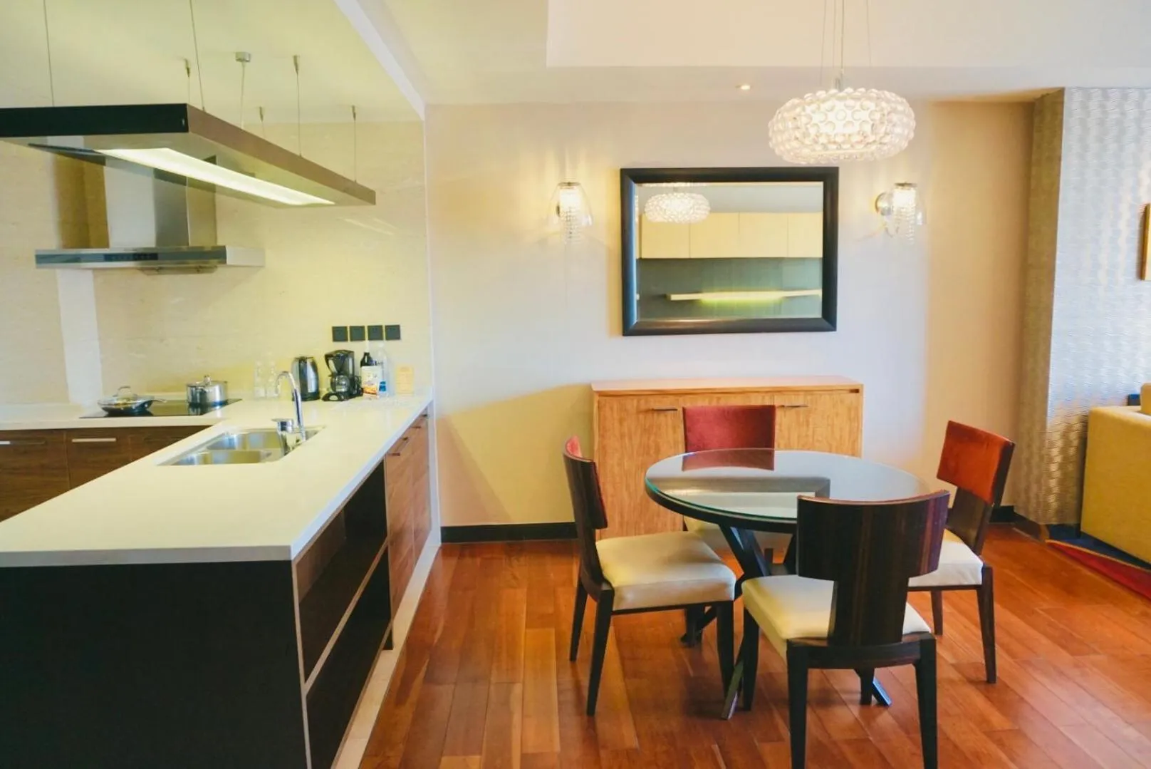 Dining area in The Sandalwood Beijing Marriott Executive Apartments