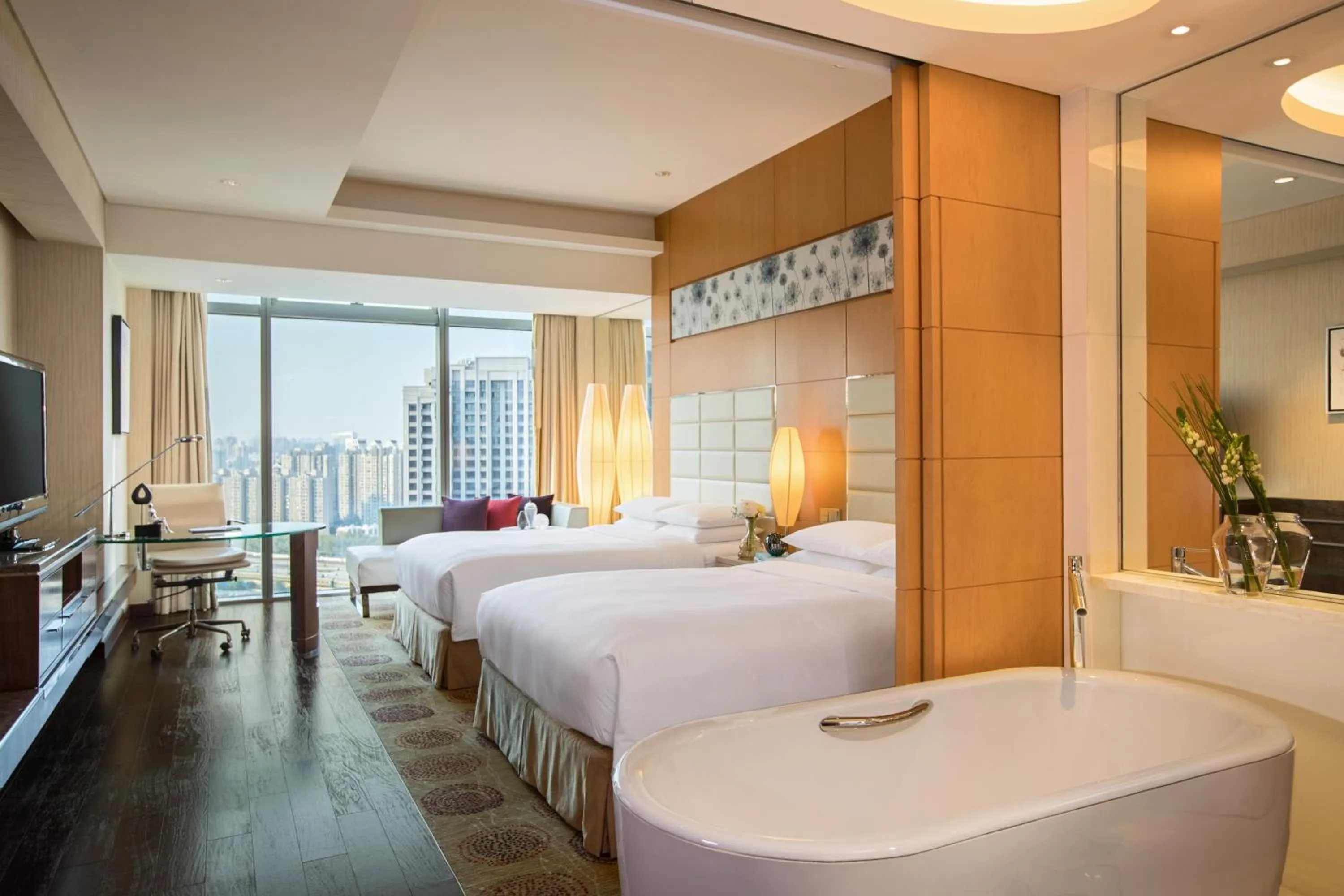 Bedroom, Bed in Renaissance Shanghai Putuo Hotel