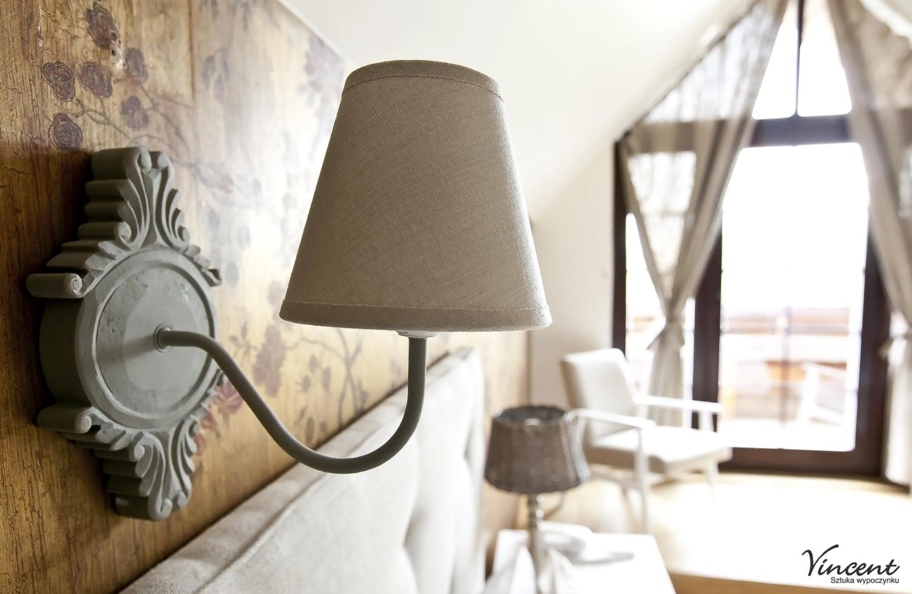 Bedroom, Bed in Vincent