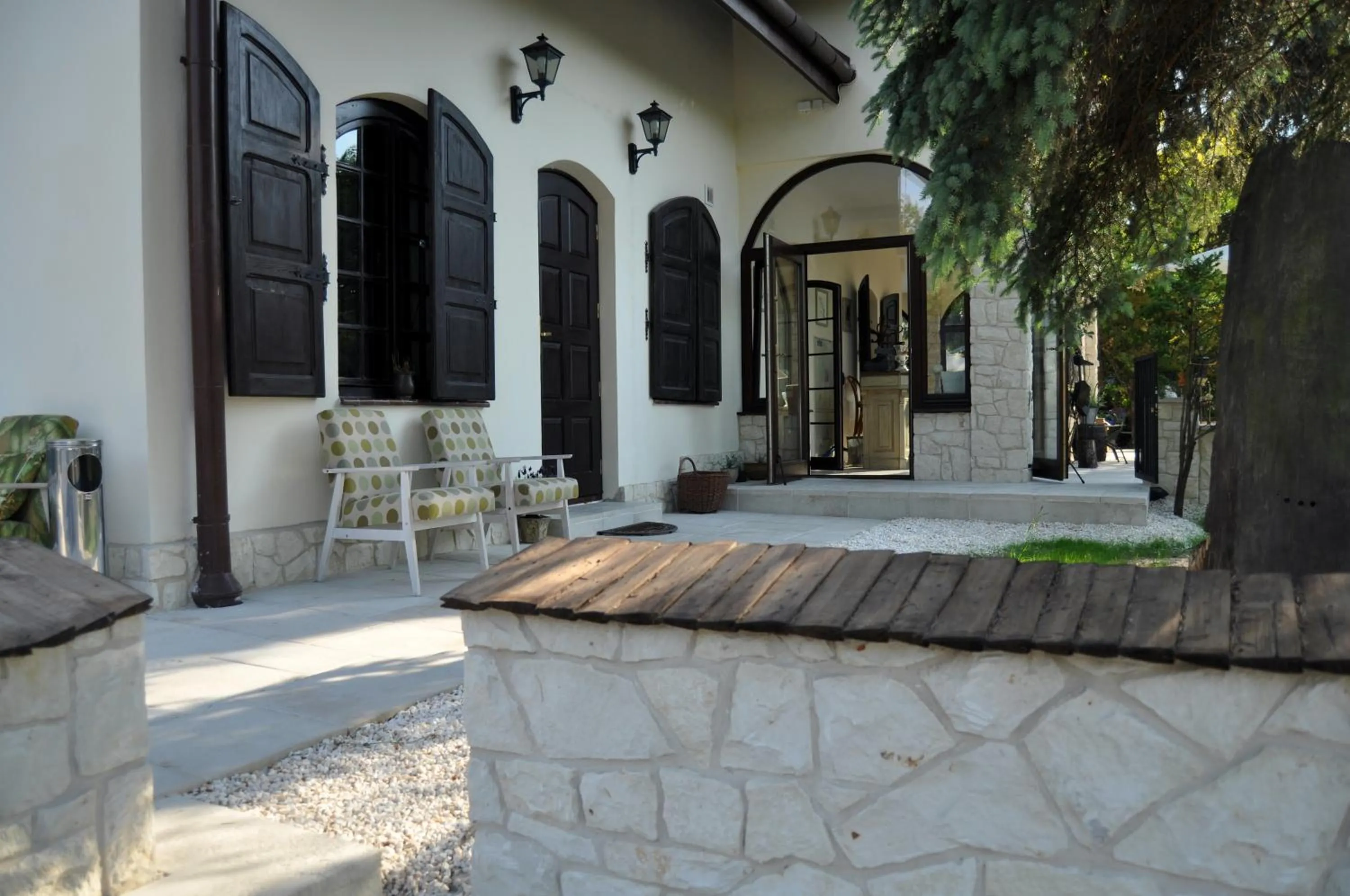 Property building in Vincent