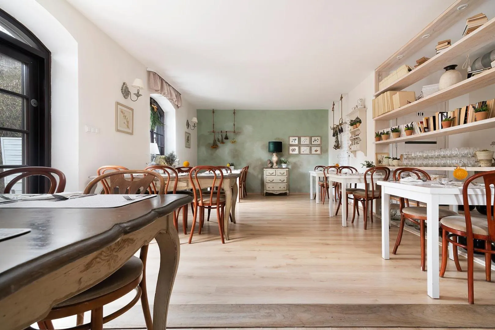 Restaurant/places to eat in Vincent